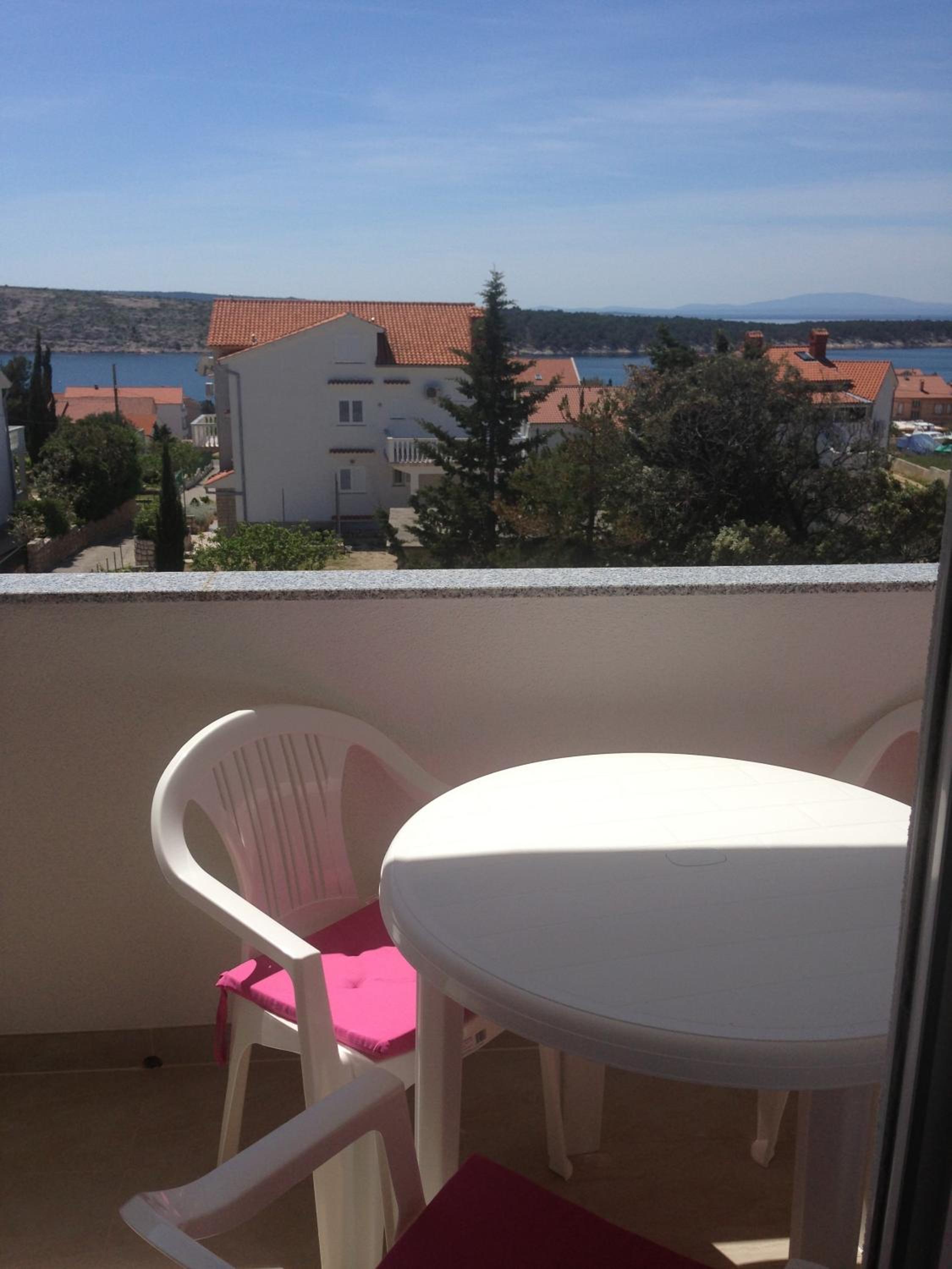 One-Bedroom Apartment with Sea View photo 1