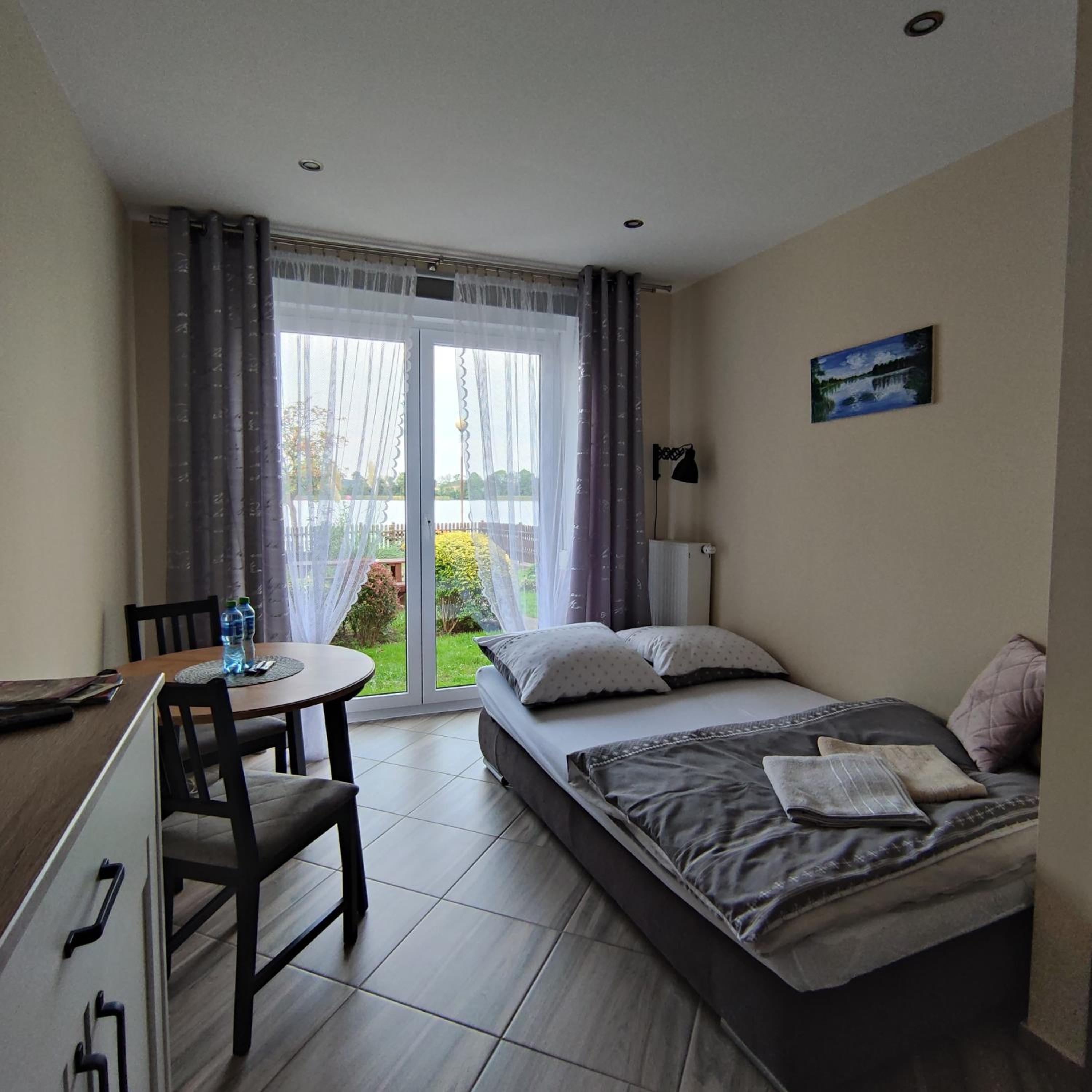 Double Room with Lake View - Photo 2