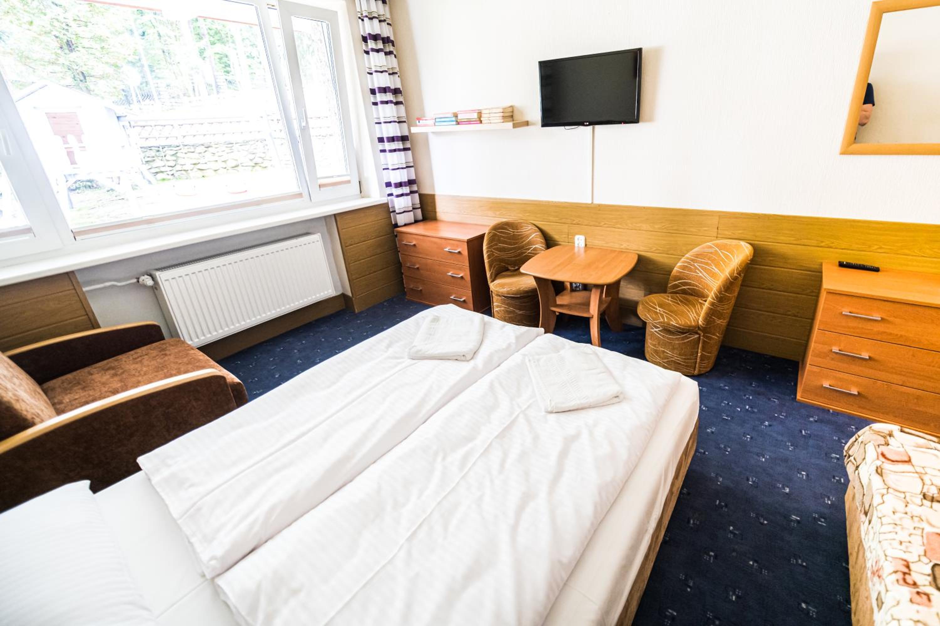 Quadruple Room with Private Bathroom photo 1
