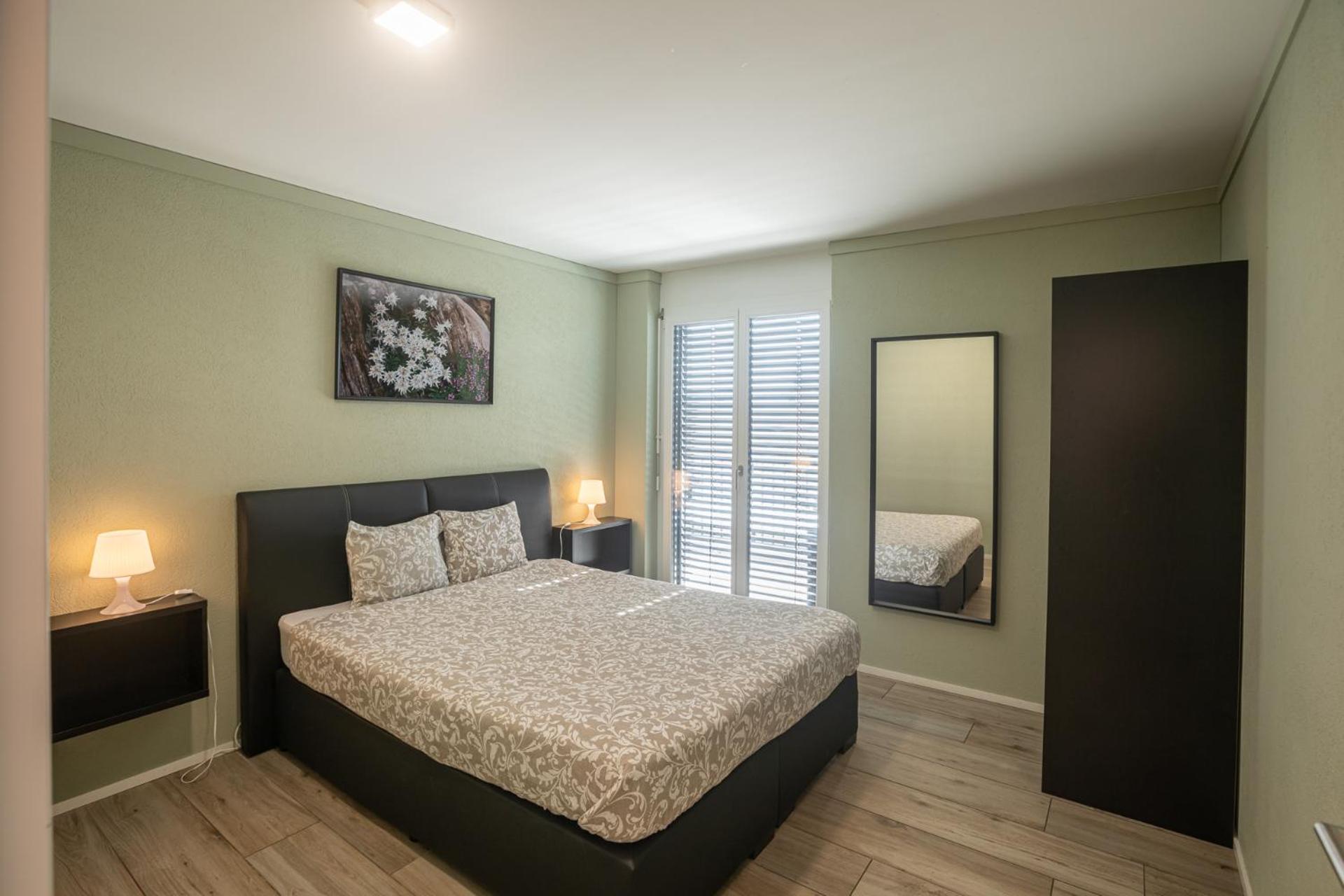 Two-Bedroom Modern Rooftop Apartment  photo 2