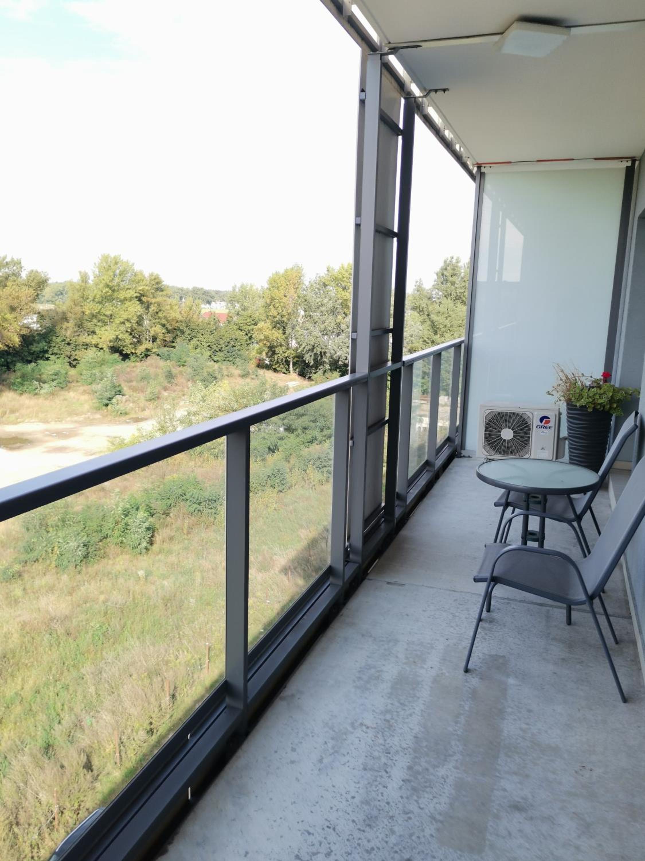One-Bedroom Apartment - Photo 1