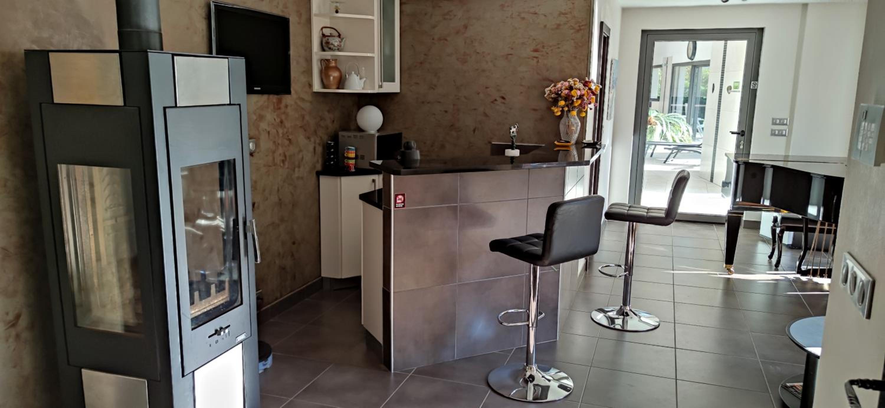 Double Room with Private Bathroom - Photo 4