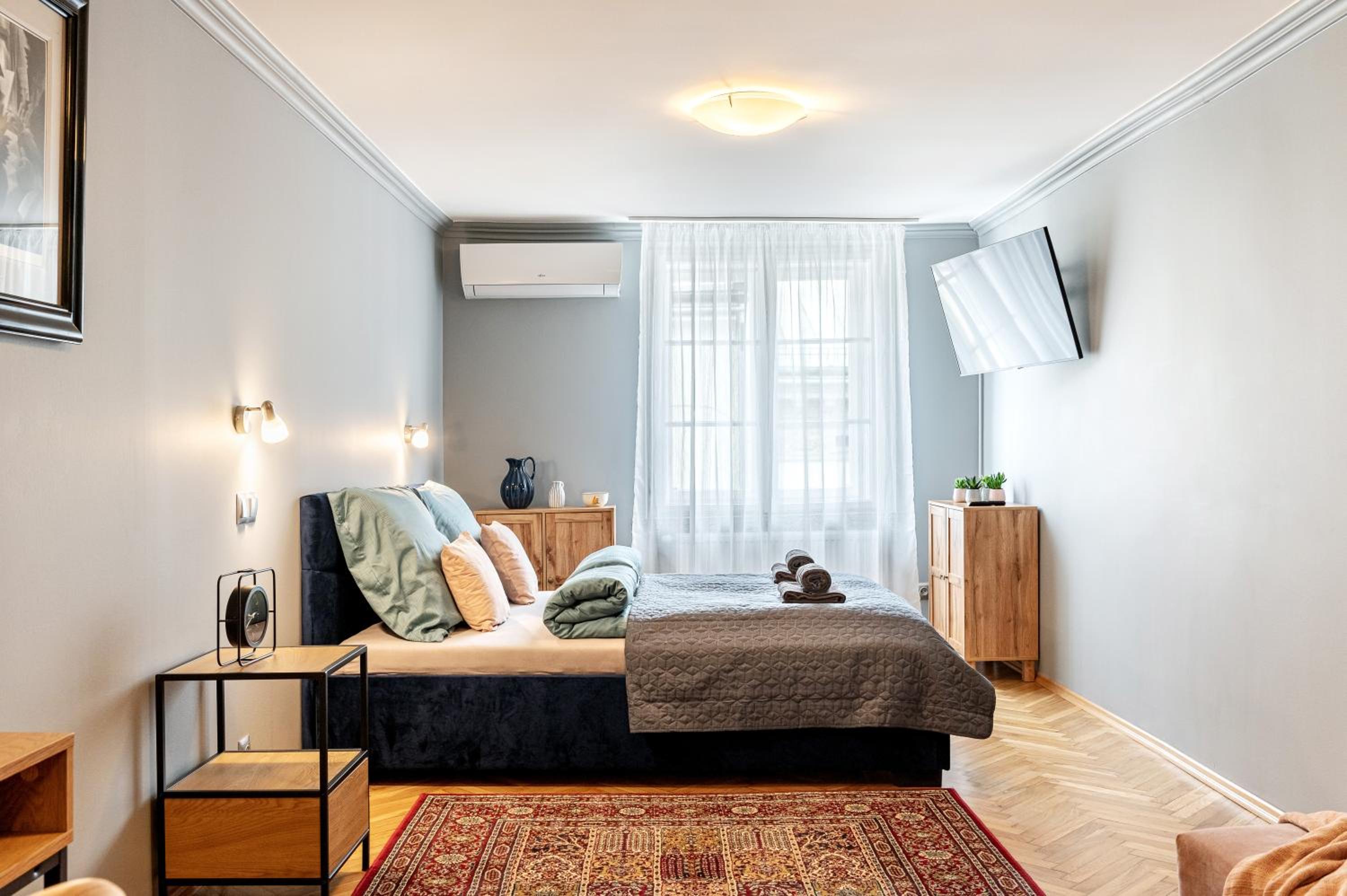 Studio Apartment