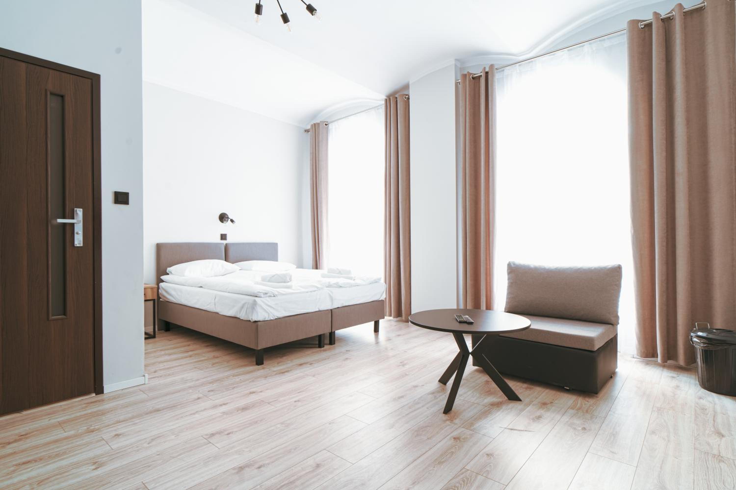 Large Double or Twin Room photo 2