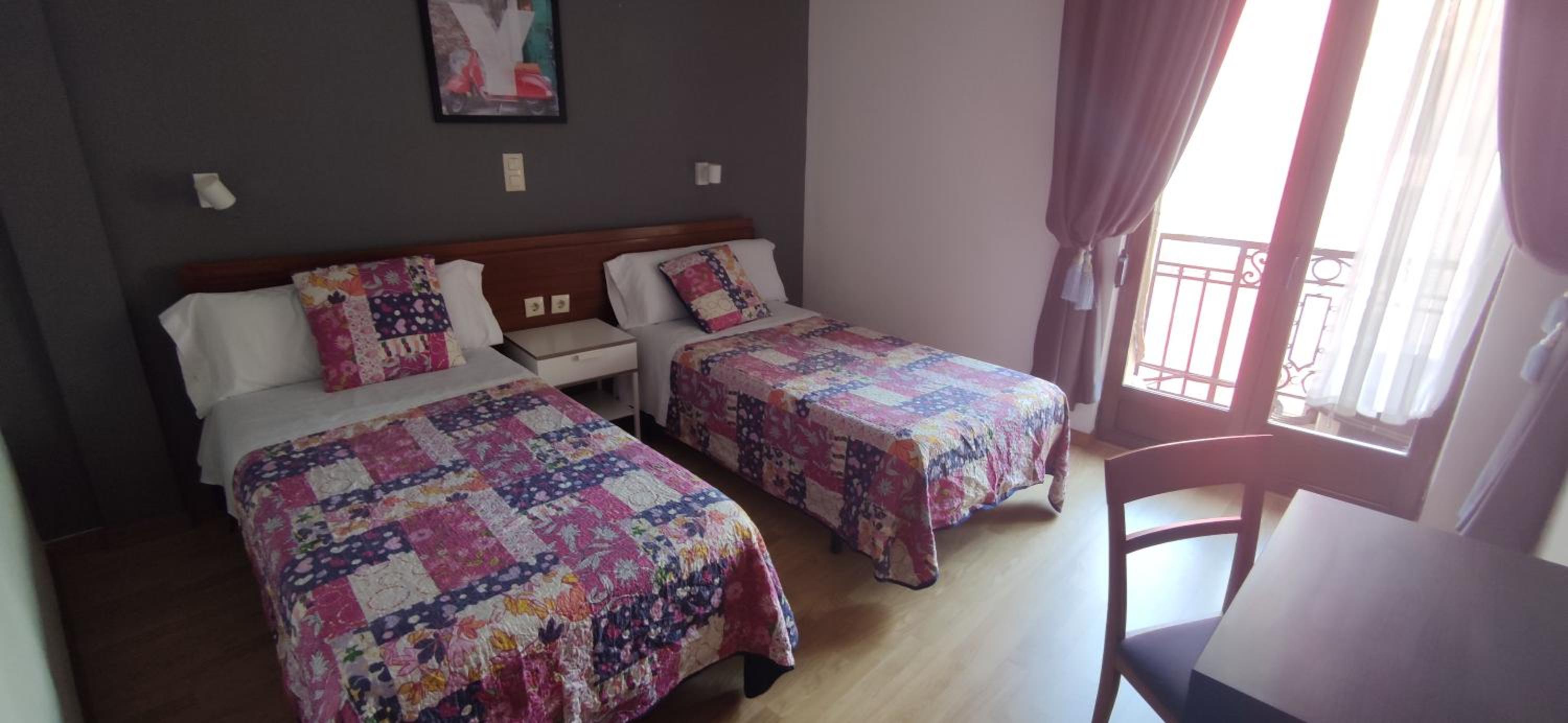 Twin Room with Terrace photo 2