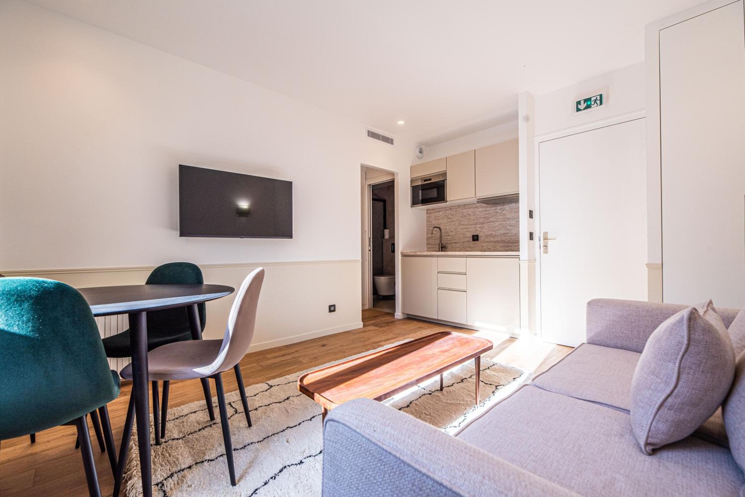 Deluxe Apartment