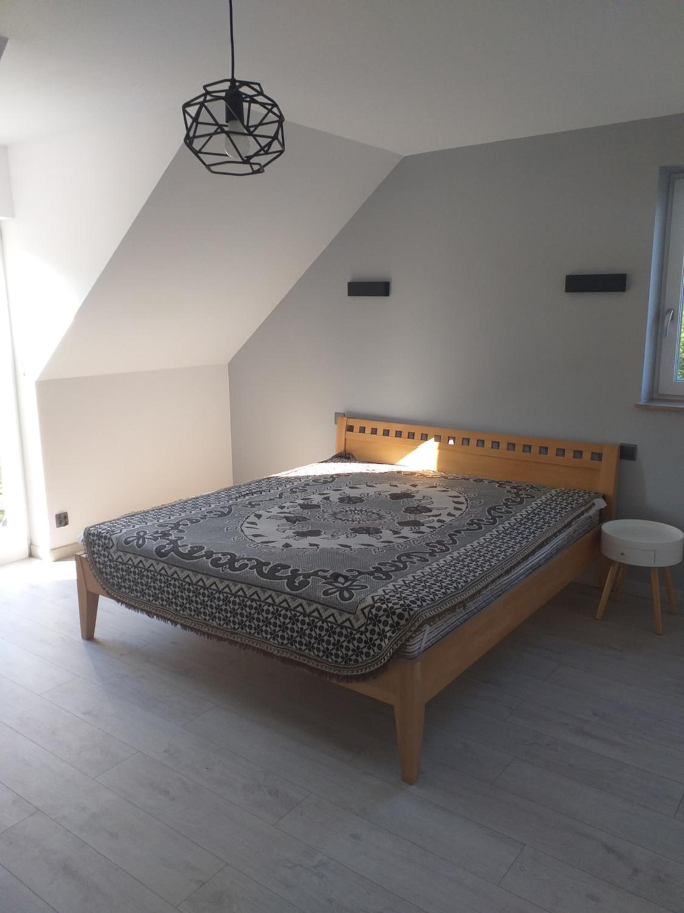Five-Bedroom House - Photo 10