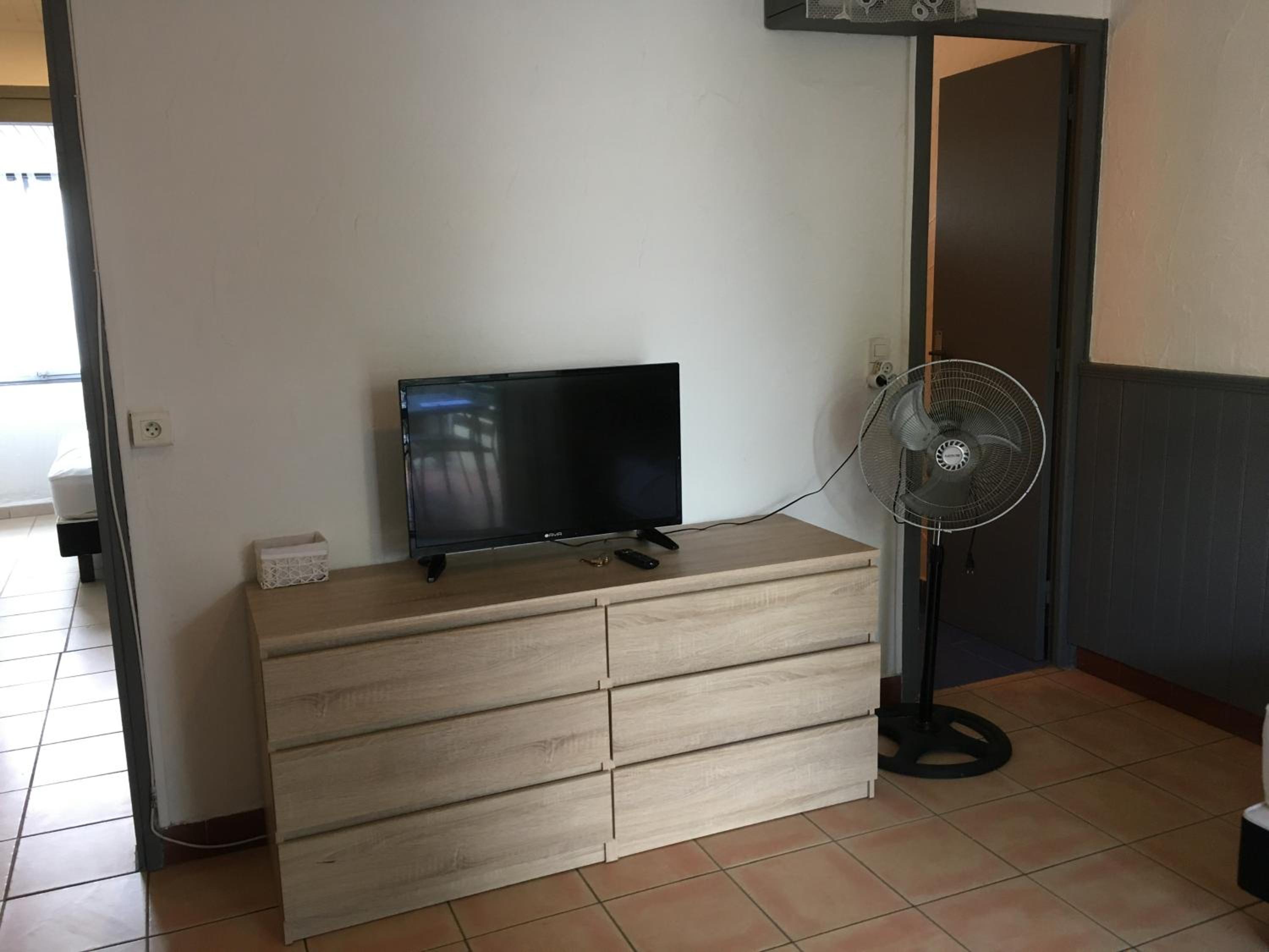 Apartment with Garden View - Photo 10