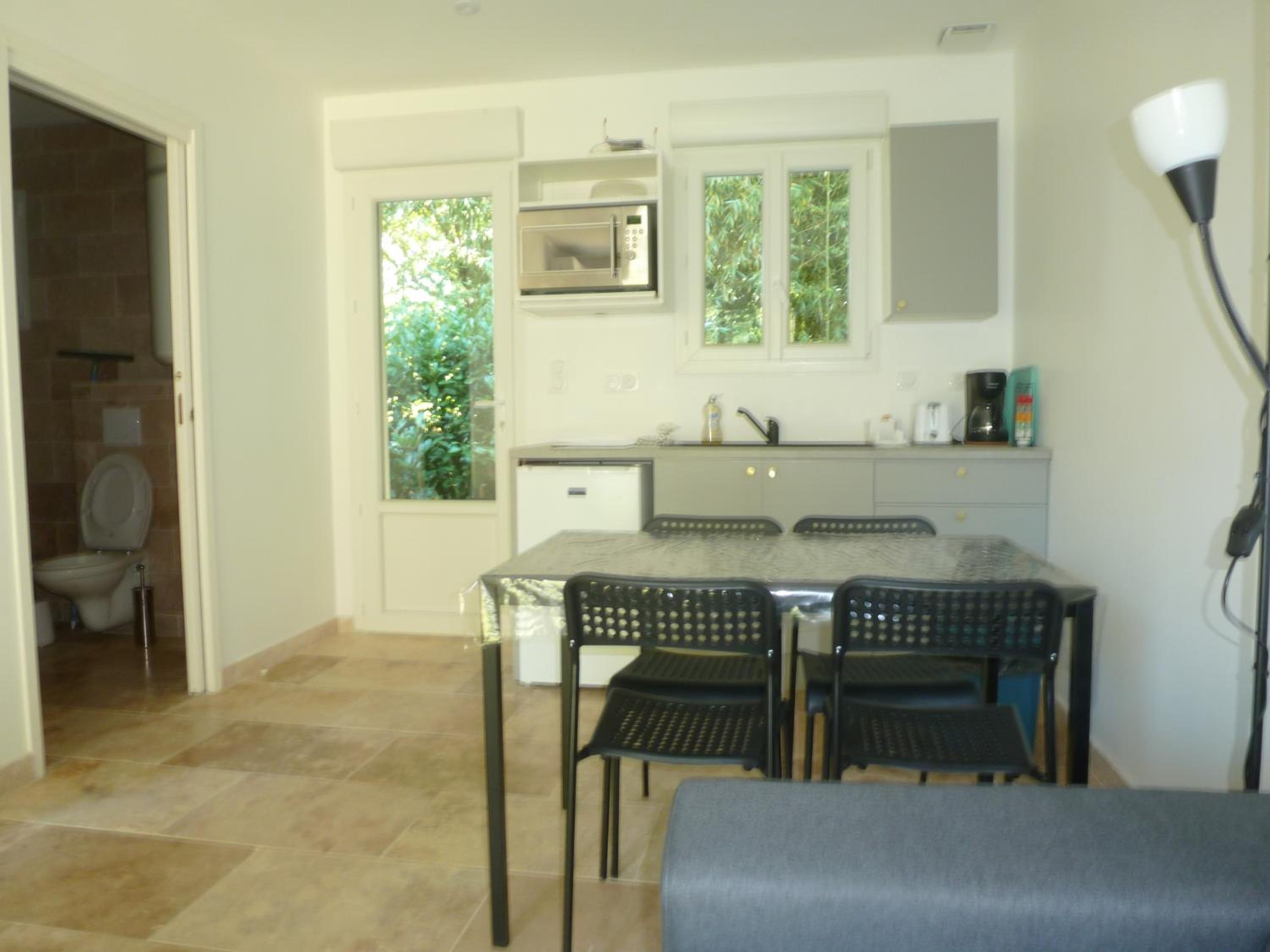 One-Bedroom Apartment - Photo 10