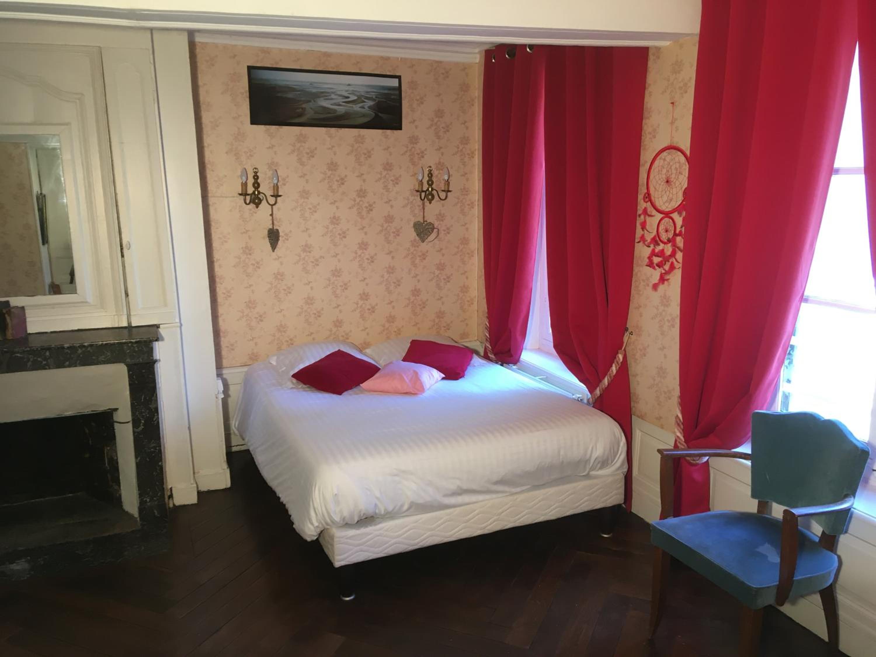 Standard Double Room - Photo 5