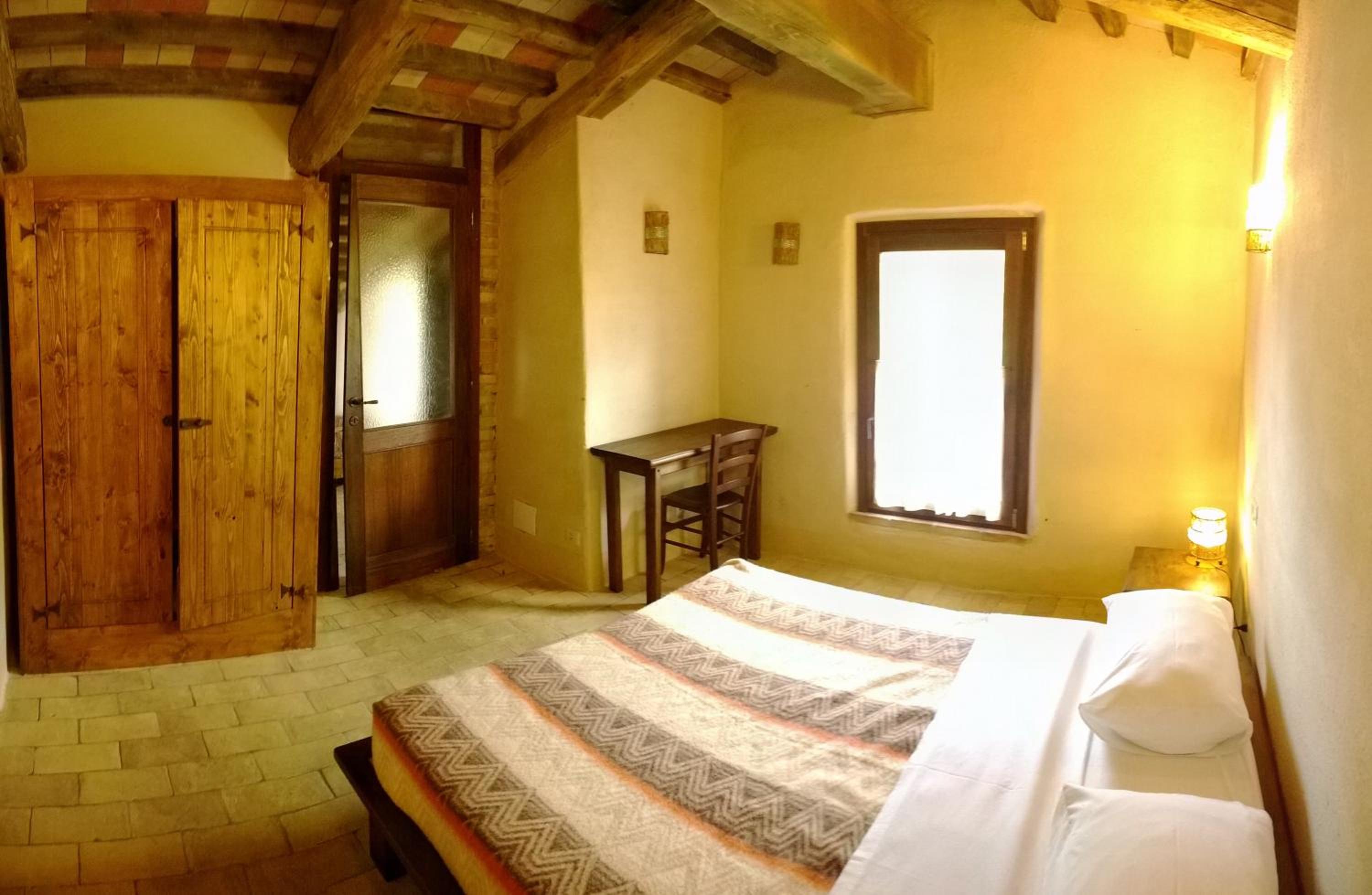 One-Bedroom Apartment with Sea View photo 2