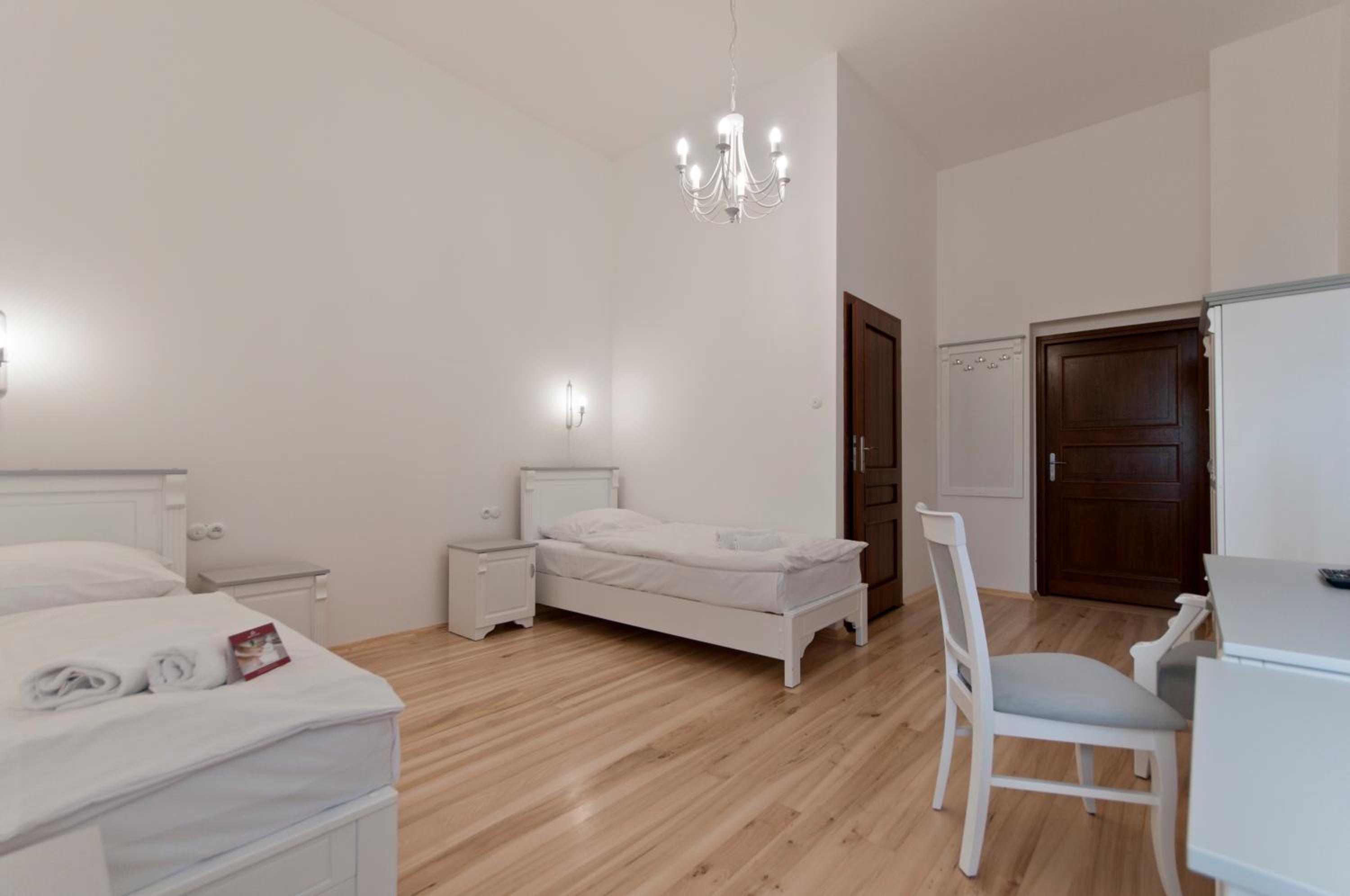 Deluxe Double Room - Photo 24