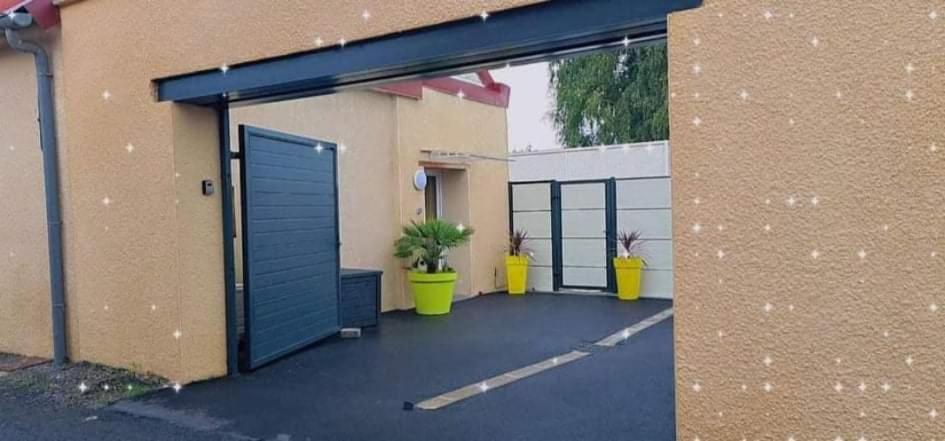 Large Double Room - Photo 6