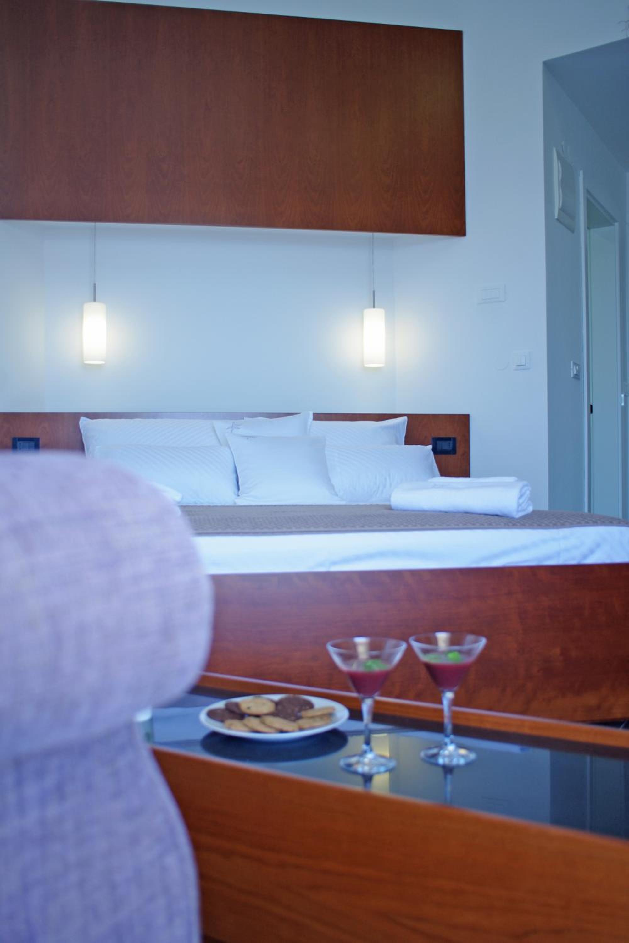 Deluxe Double Room with Balcony and Sea View