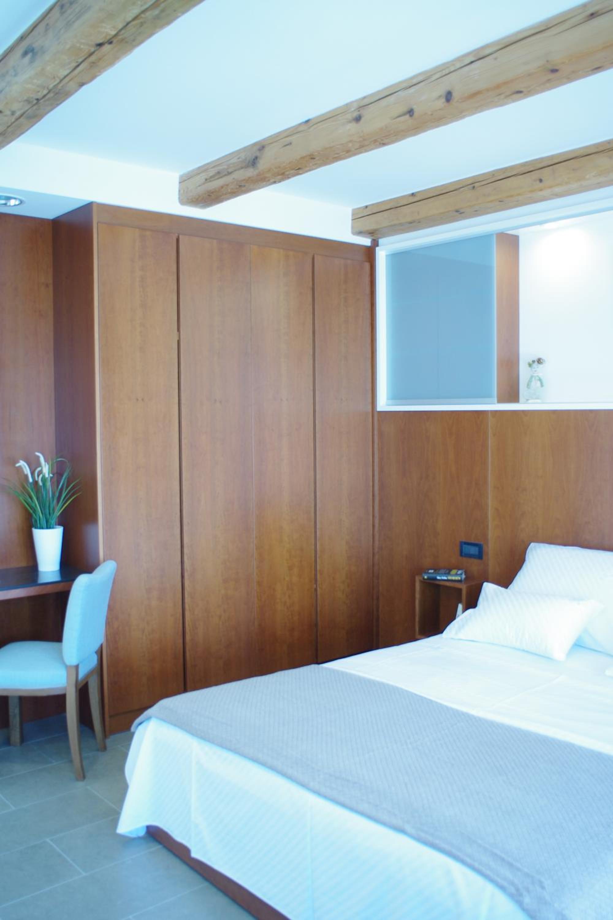 Deluxe Double Room with Terrace and Sea View