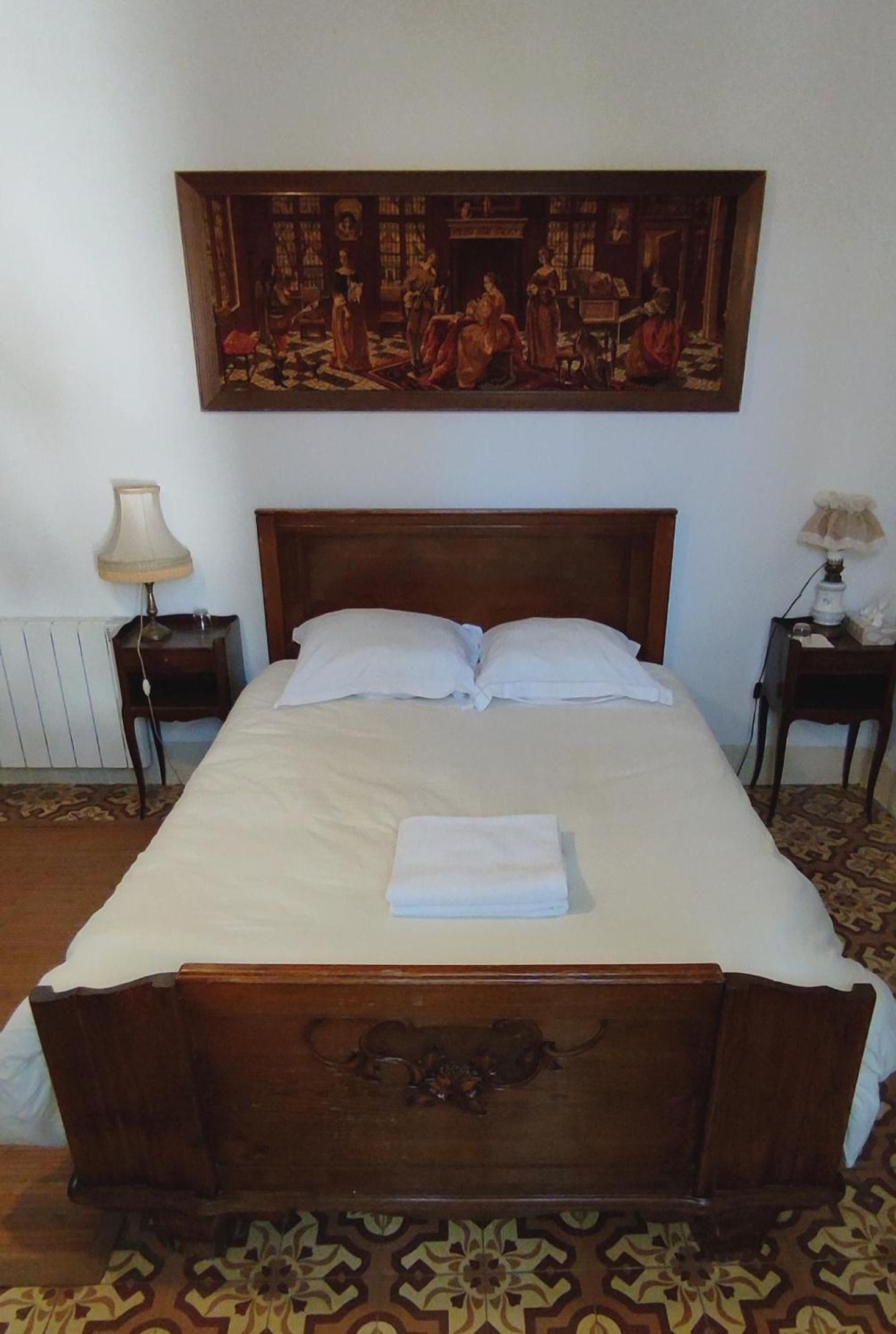 Large Double Room - Photo 16