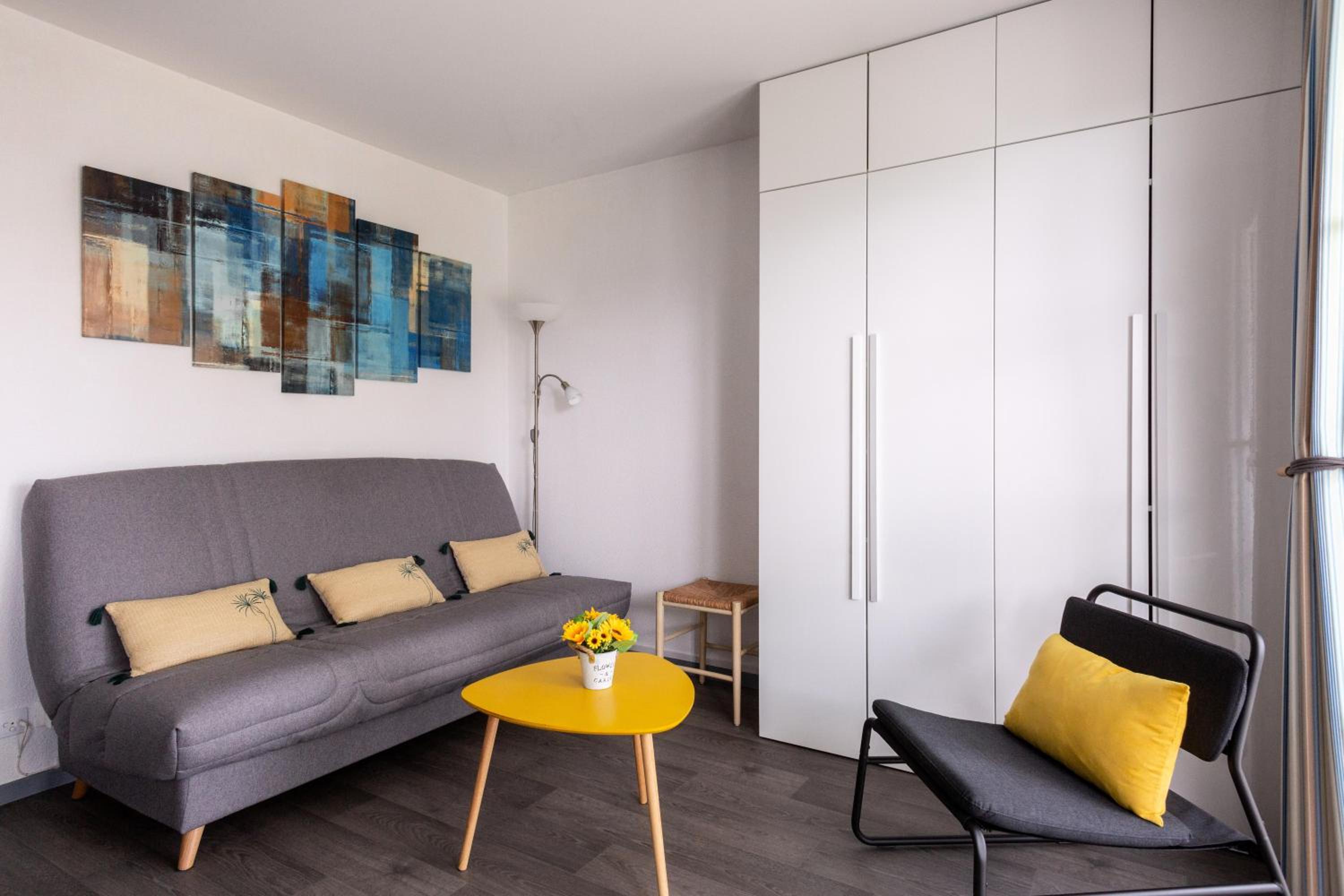 Select Two-Bedrooms Apartment (4 People)