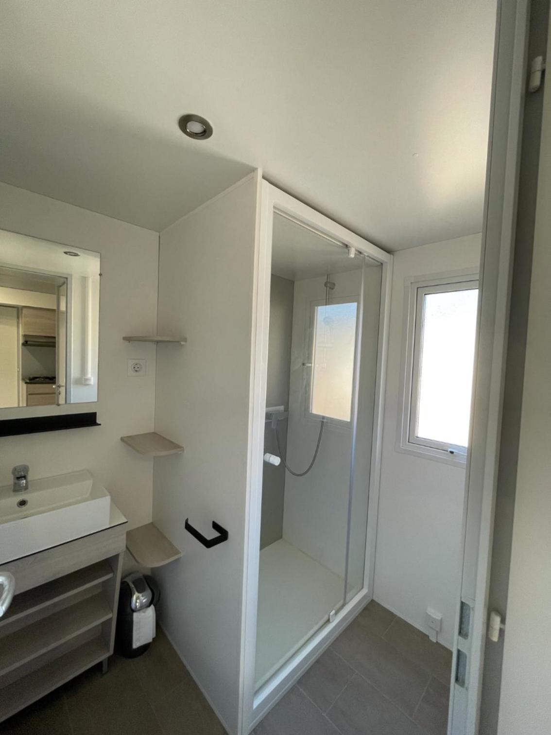 Two-Bedroom Comfort Mobile Home photo 2