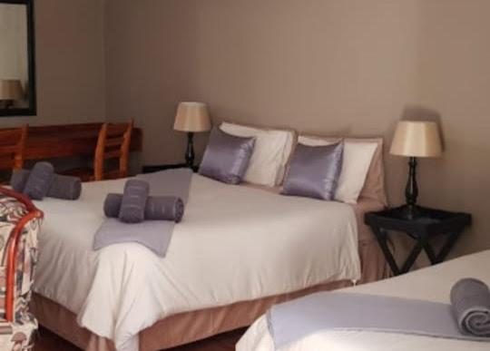Double Room with Private Bathroom photo 2