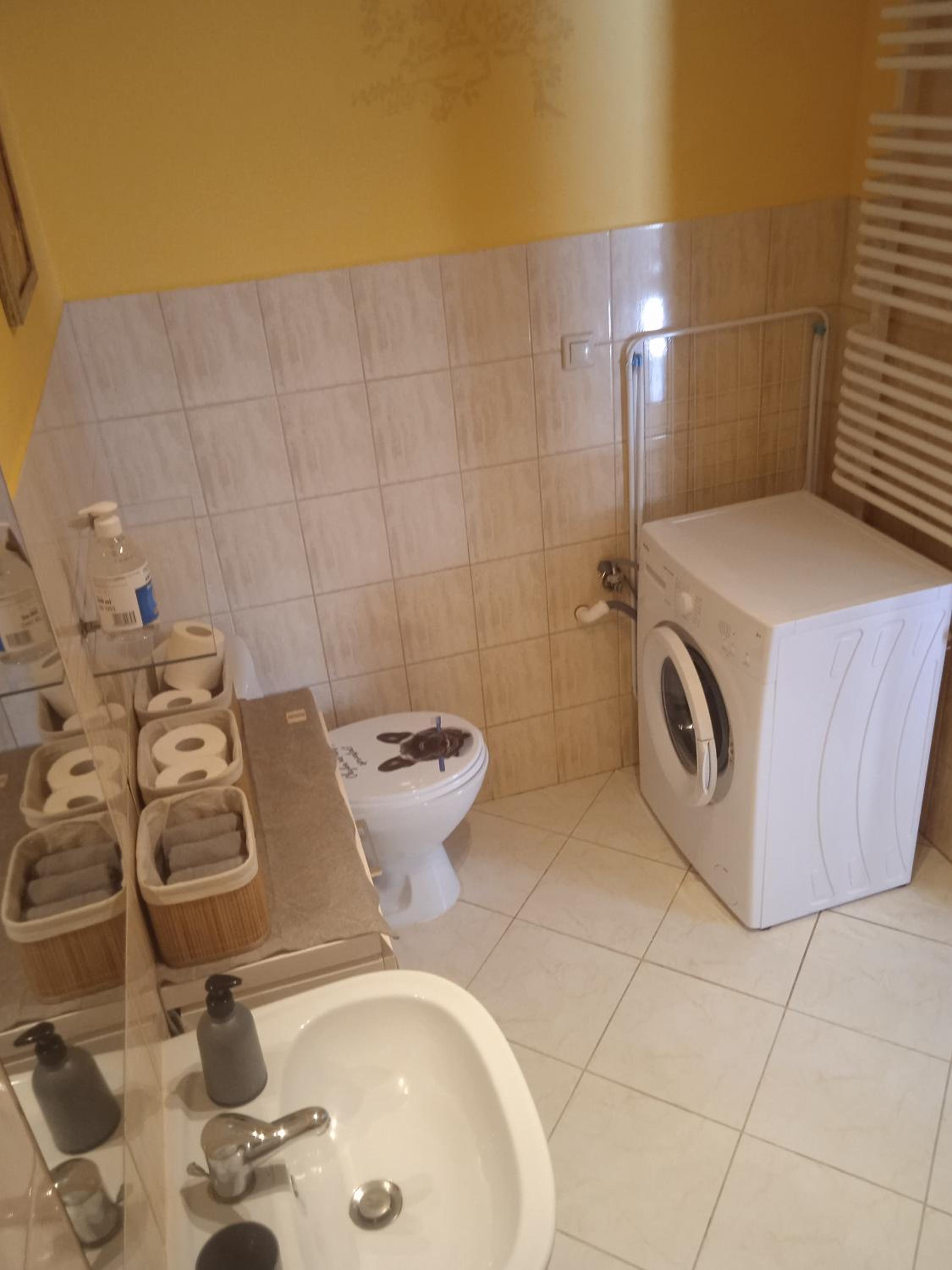 One-Bedroom Apartment - Photo 20