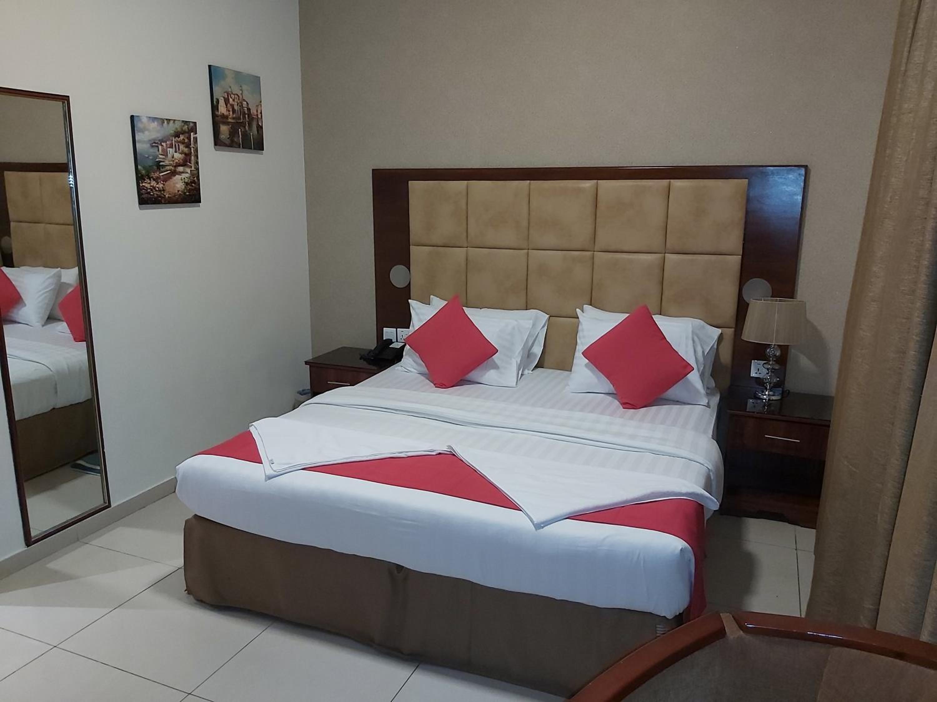 Standard King Room photo 3