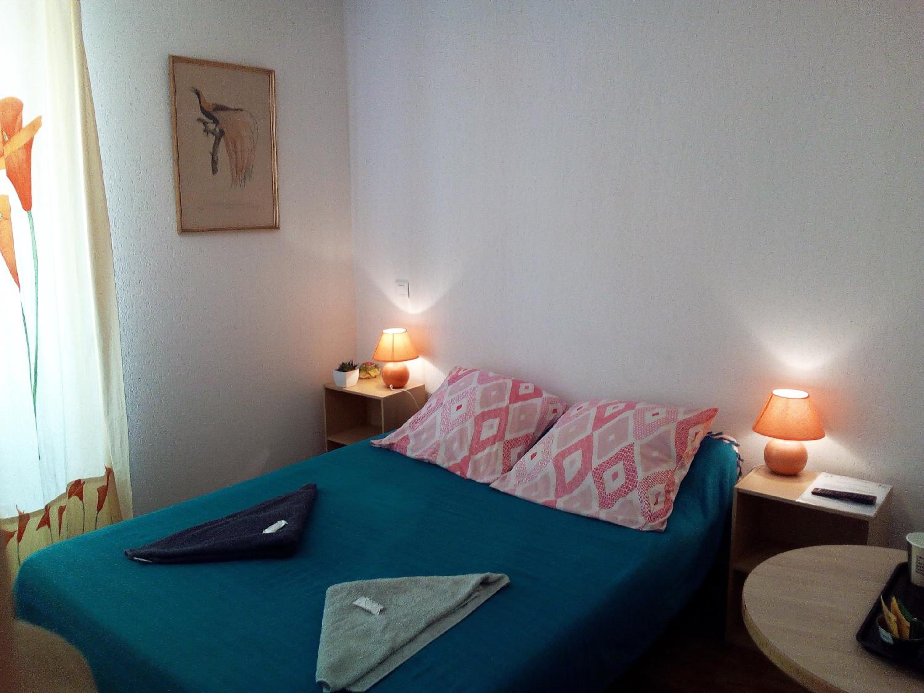Double Room with Private External Bathroom - Photo 4