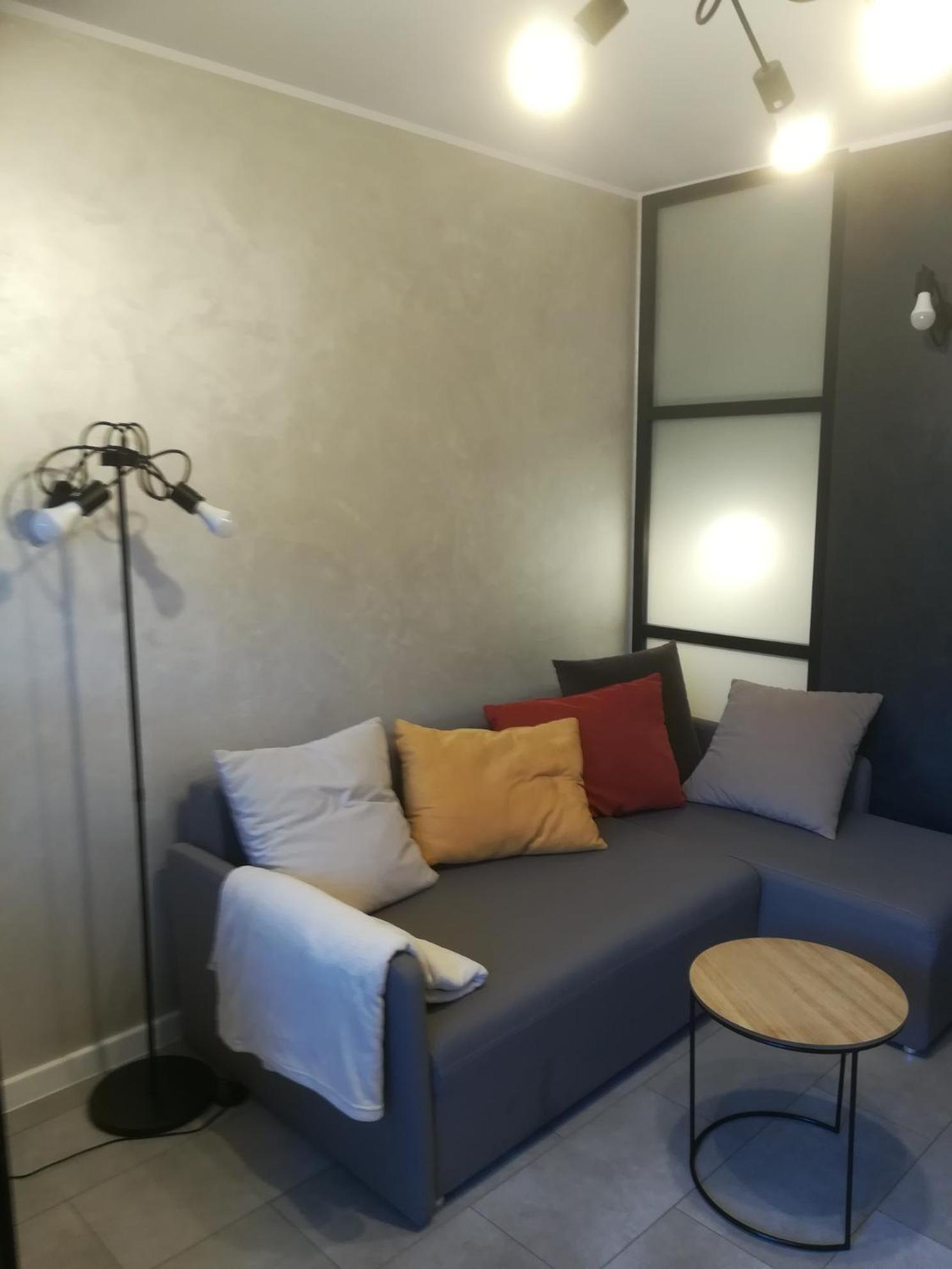 One-Bedroom Apartment photo 1