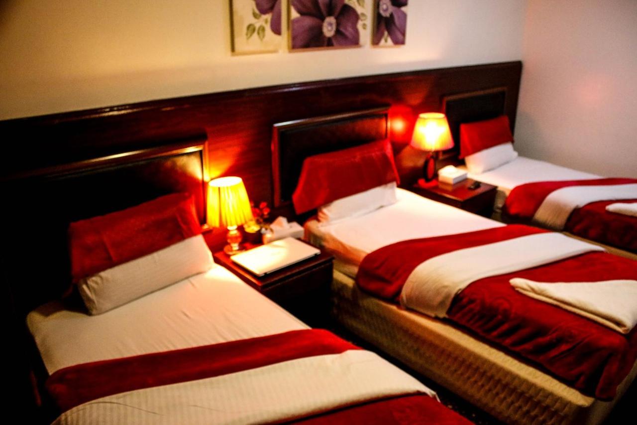 Deluxe Triple Room photo 3