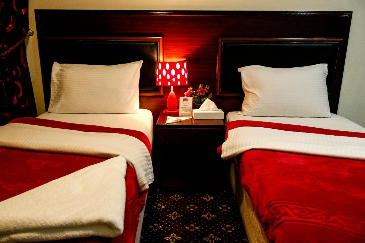 Deluxe Double Room (2 Adults + 1 Child) photo 3