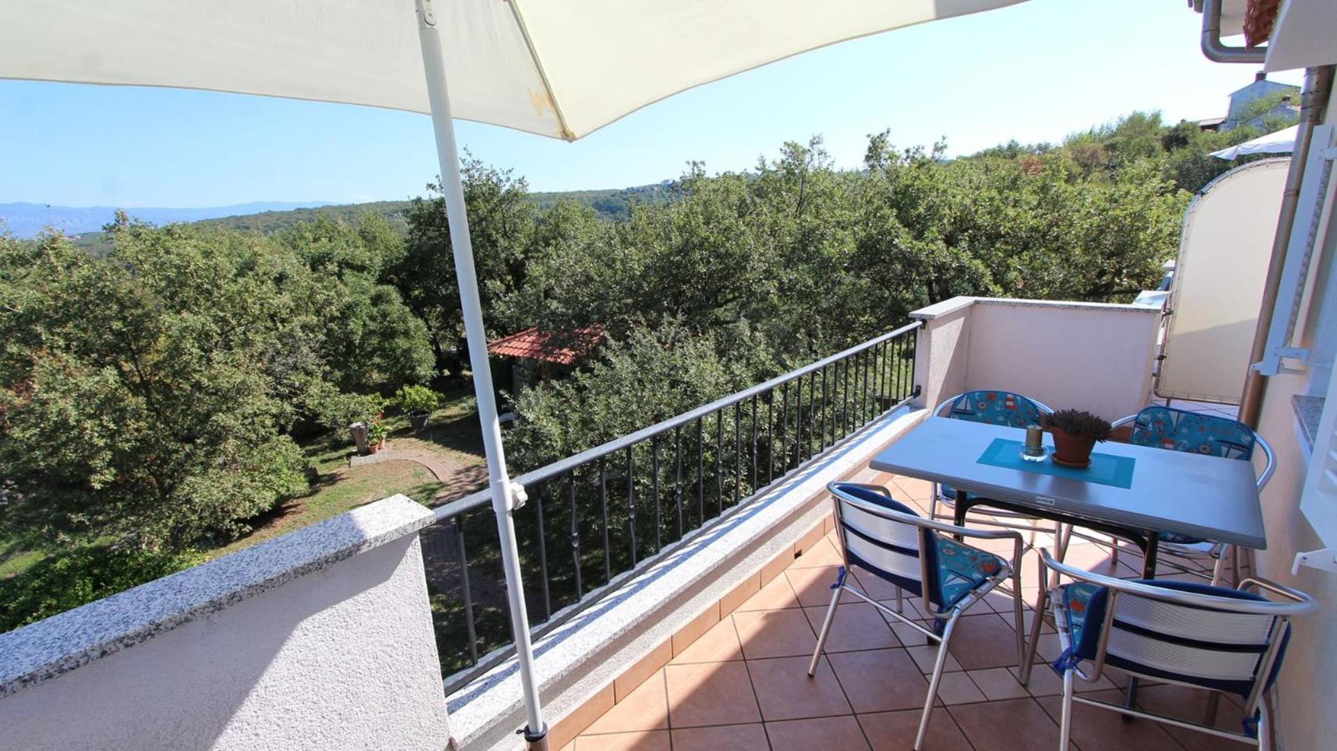 Apartment with Balcony photo 3