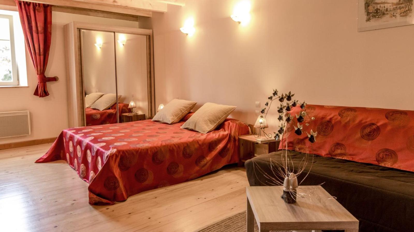 Large Double Room - Photo 1