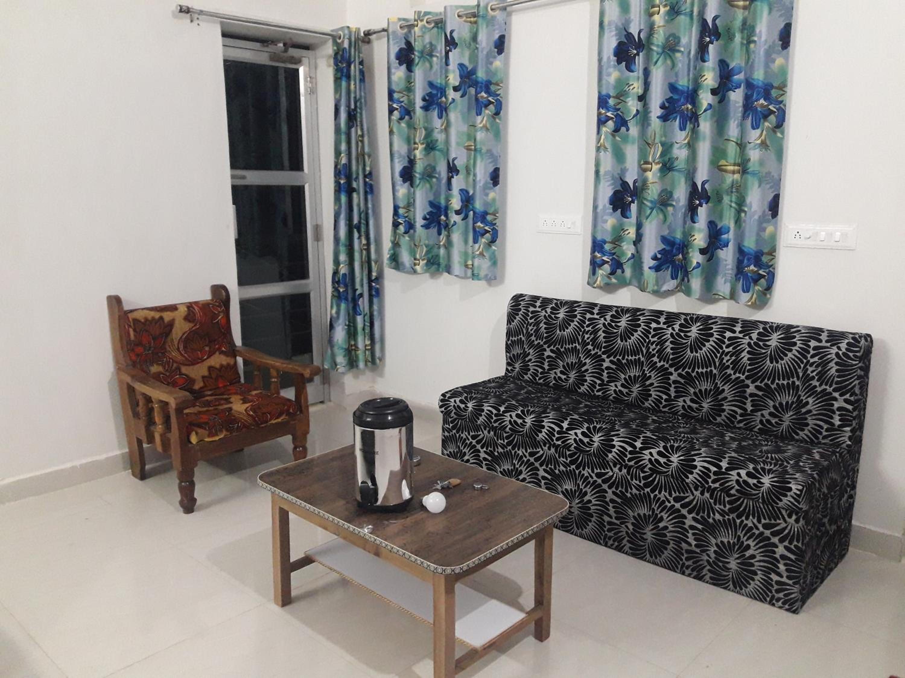 Deluxe Double Room with Balcony photo 3