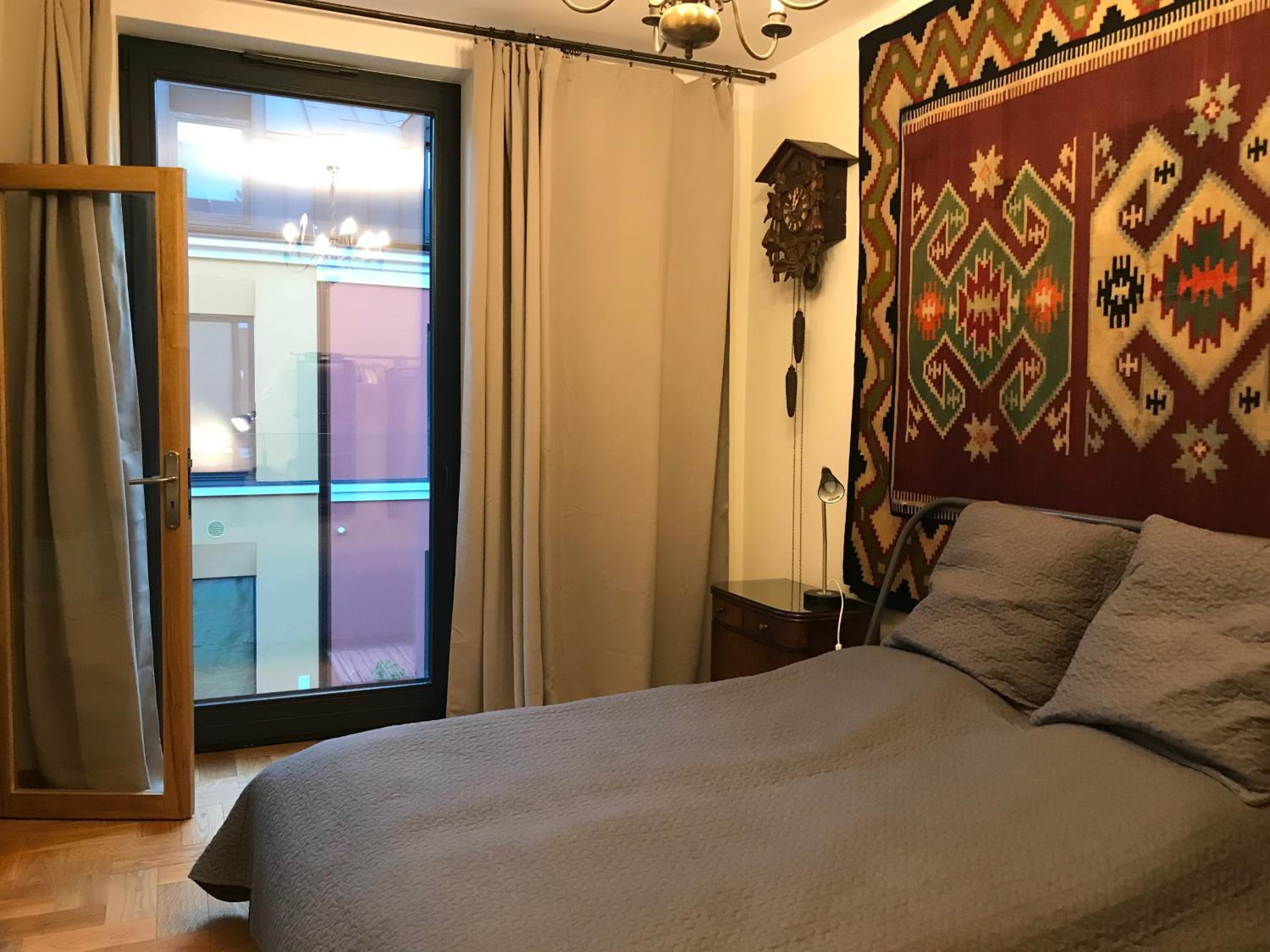 One-Bedroom Apartment - Photo 8