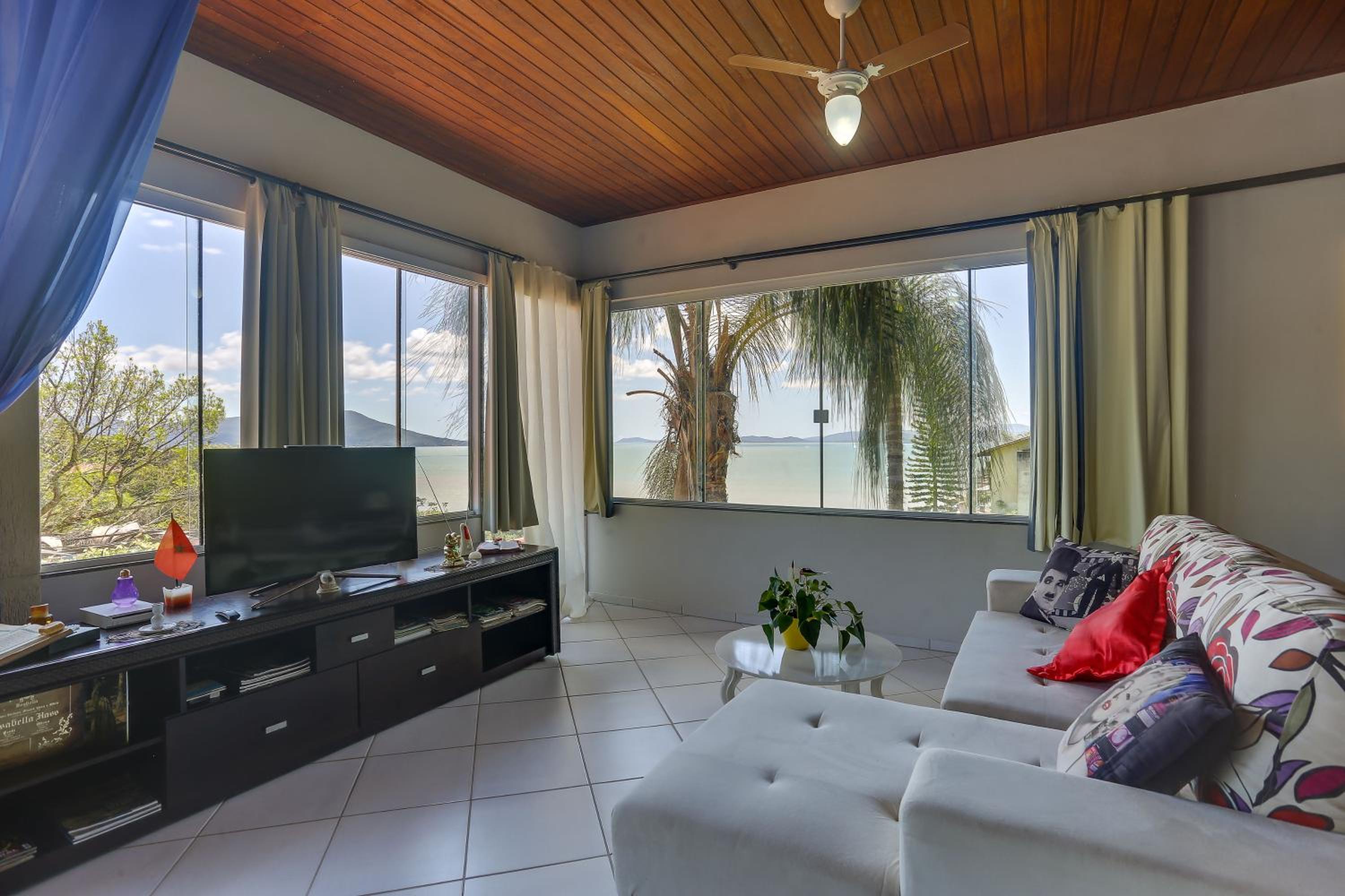Family Room with Sea View photo 3