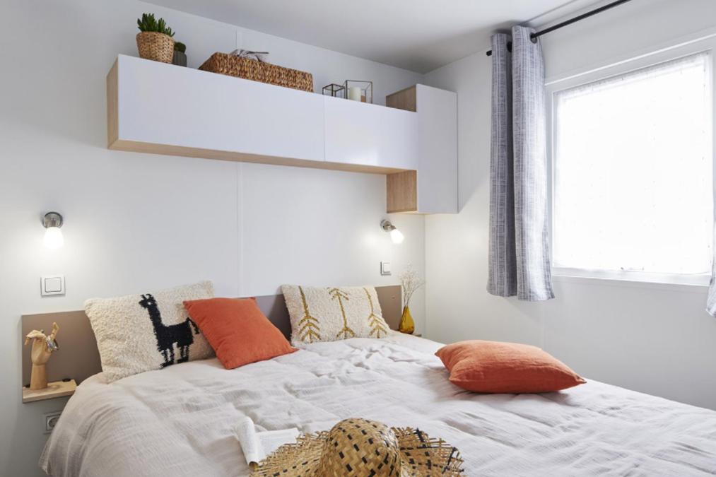 Three-Bedroom Mobile Home photo 1