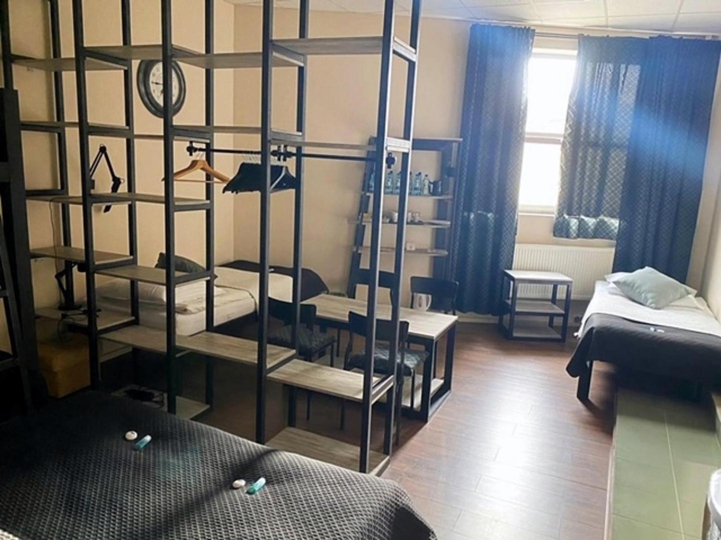 6-Bed Mixed Dormitory Room photo 3