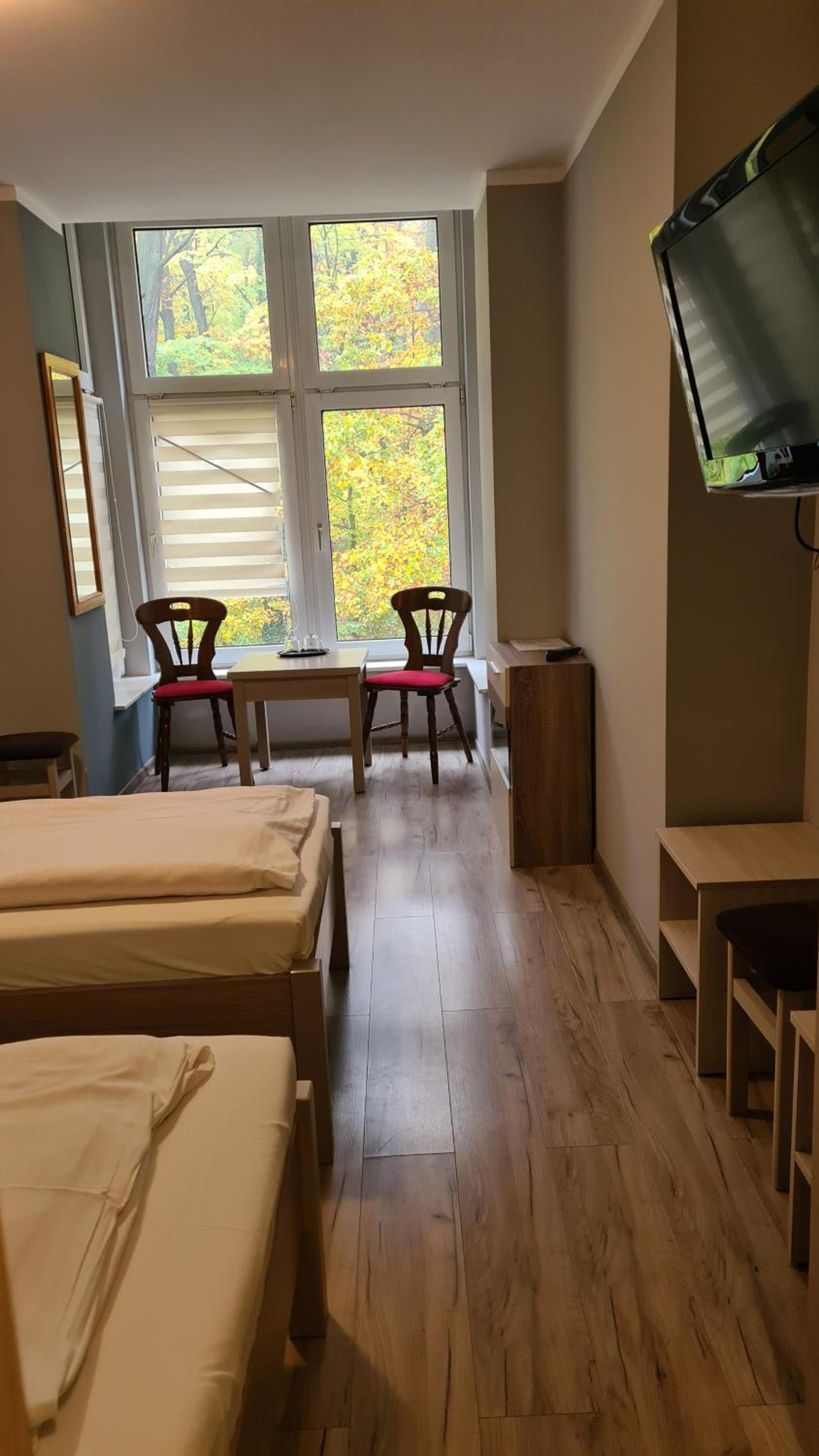 Twin Room - Photo 7