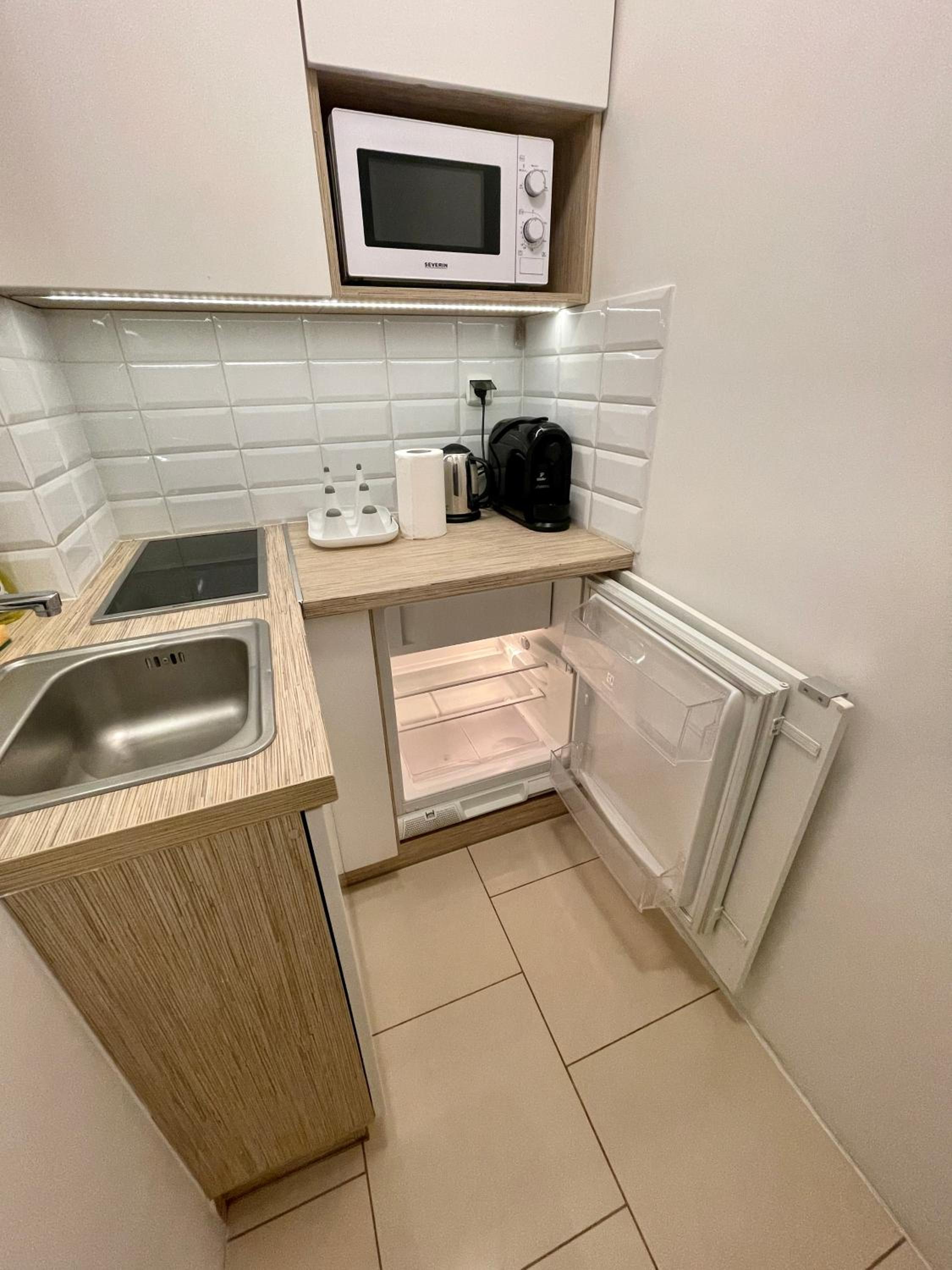 One-Bedroom Apartment - Photo 14