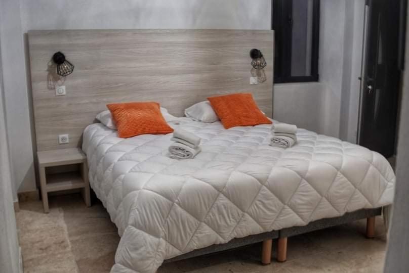 Double Room with Private Bathroom - Photo 3