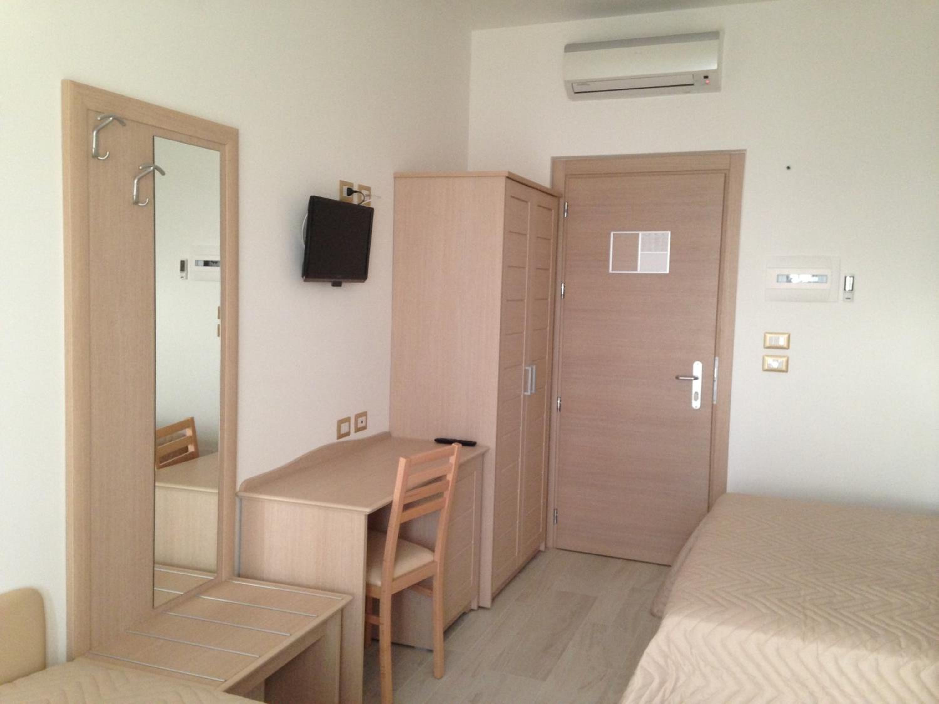 Quadruple Room with Balcony and Sea View