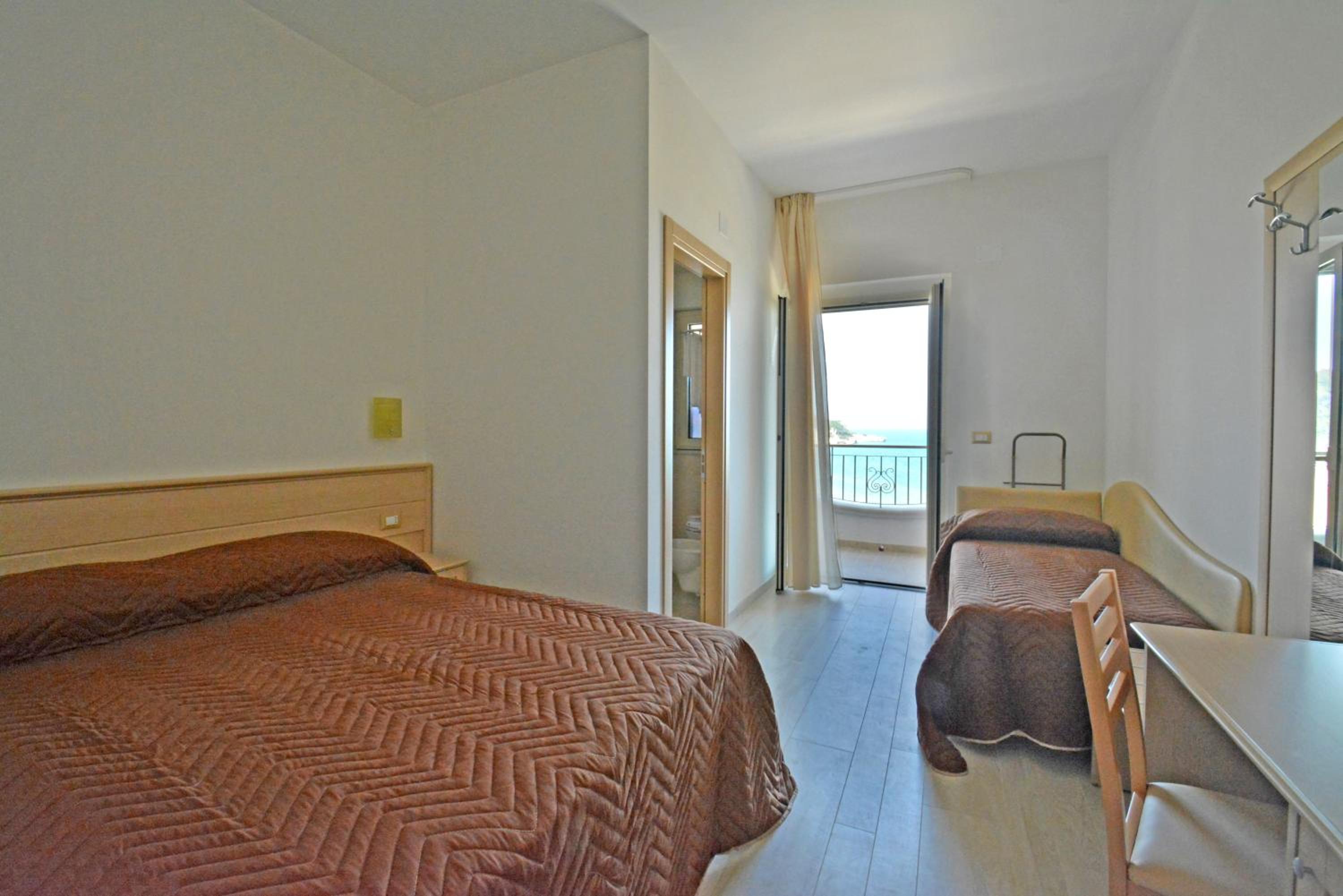 Quadruple Room with Balcony and Sea View
