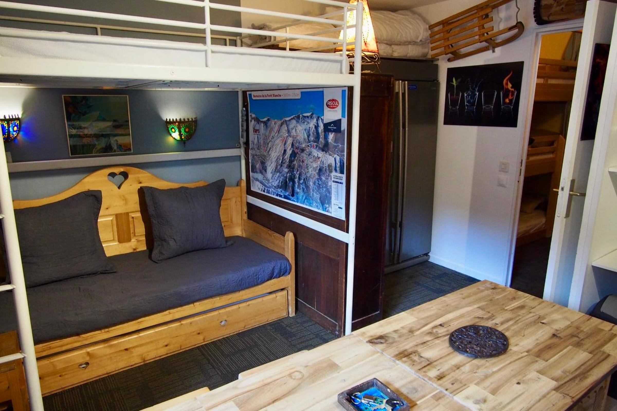 Studio Apartment - Photo 22