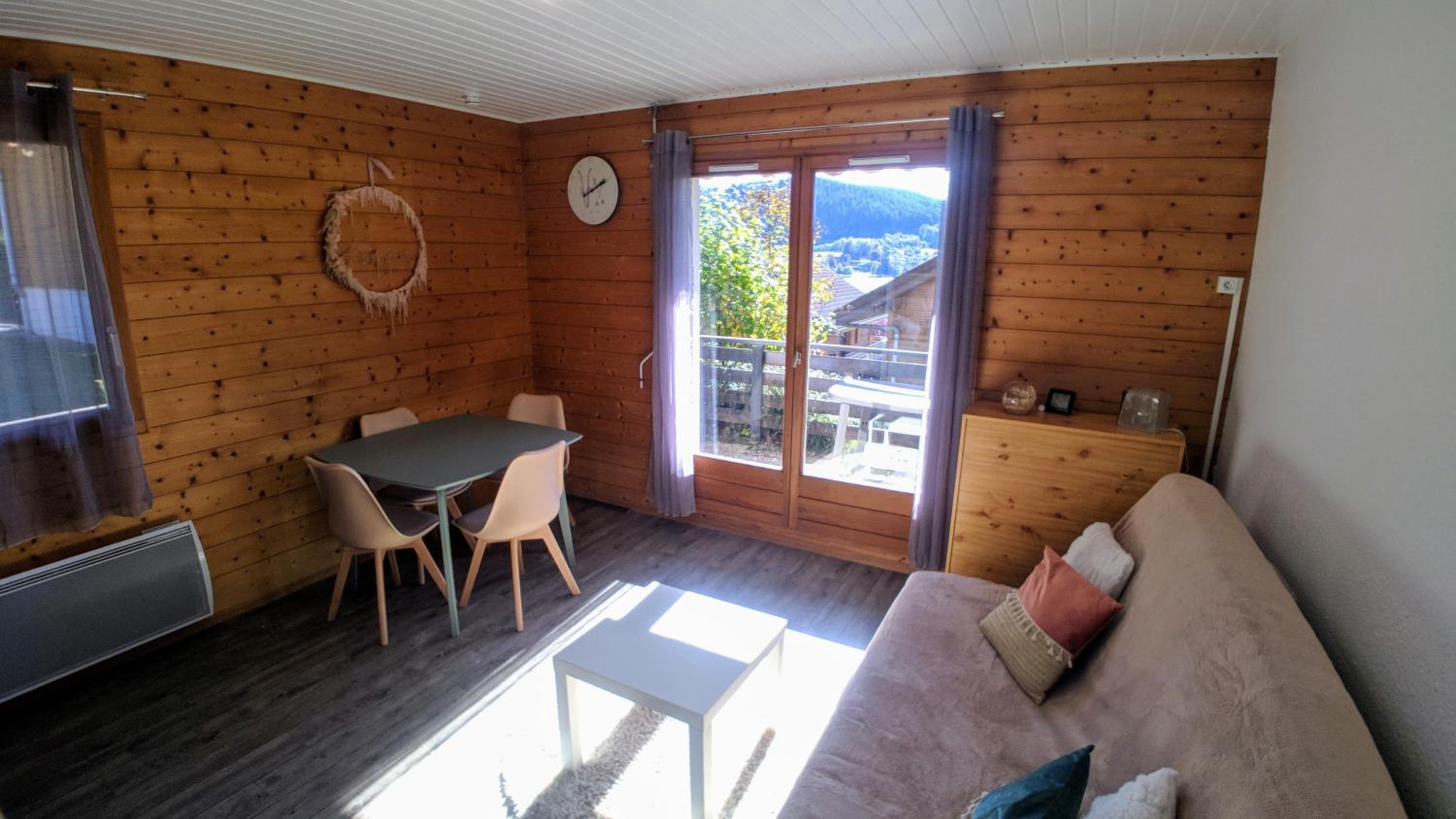 Apartment with Lake View photo 2