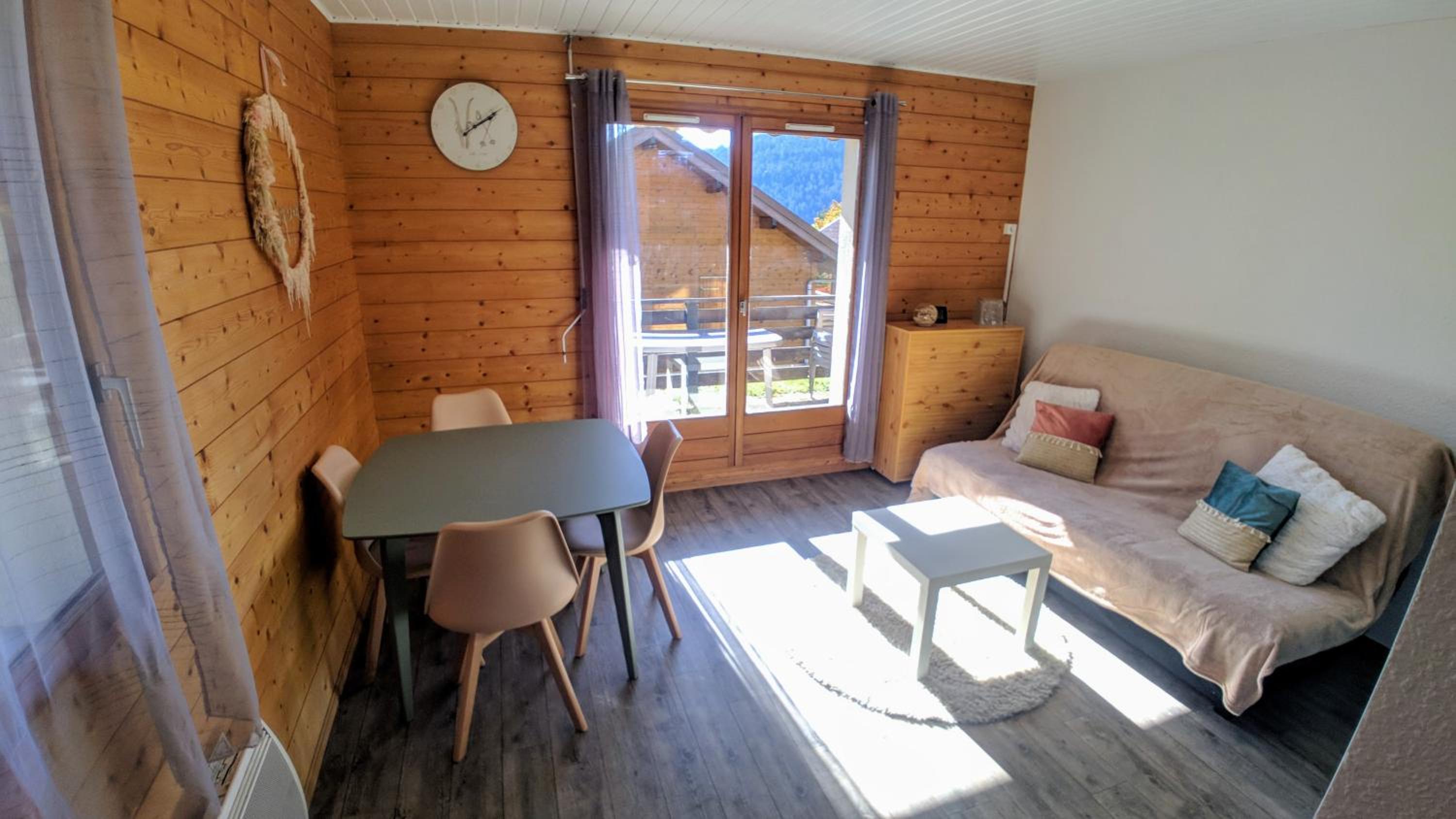 Apartment with Lake View photo 3