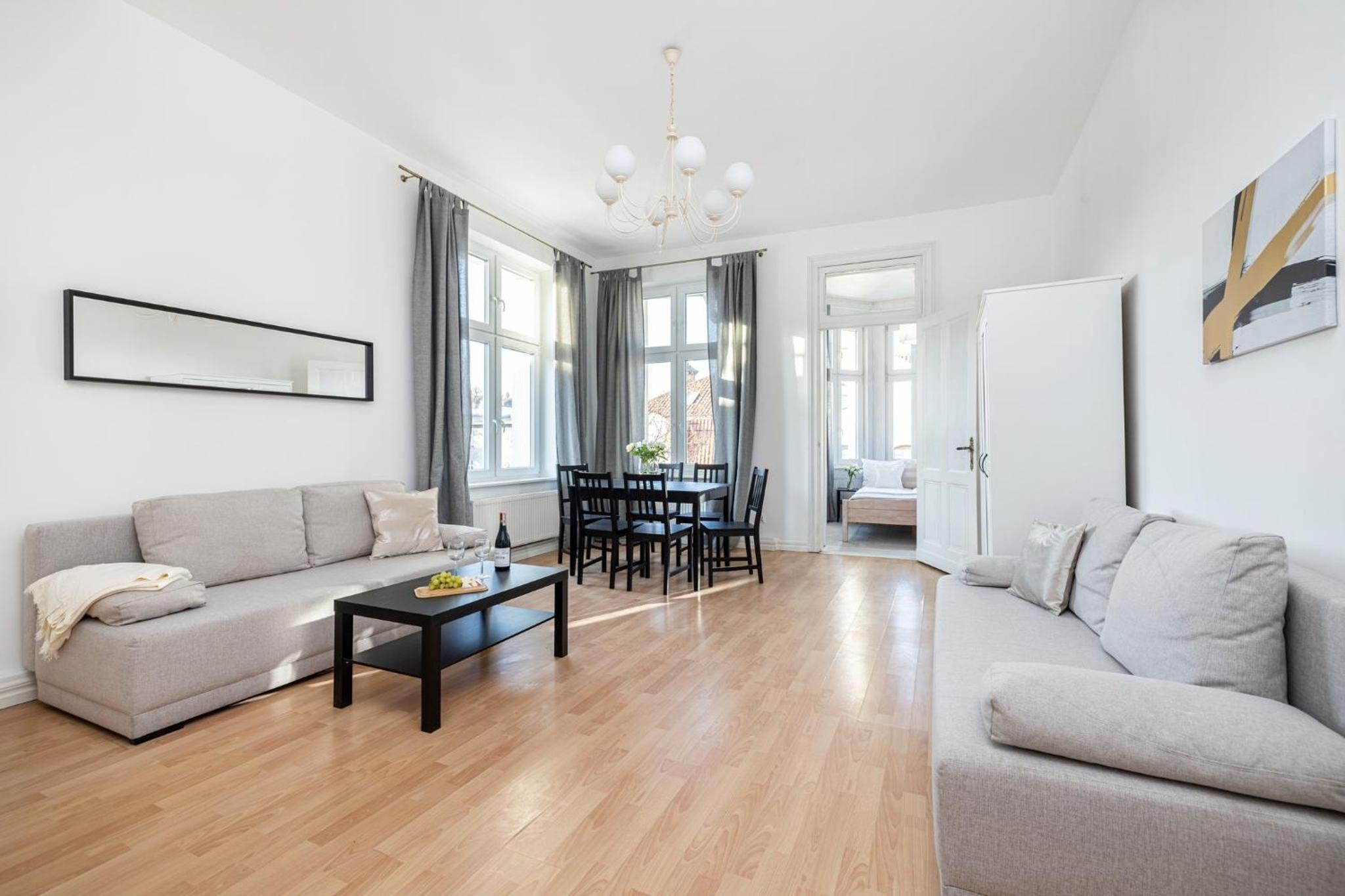 Two-Bedroom Apartment with Living Room - Photo 1