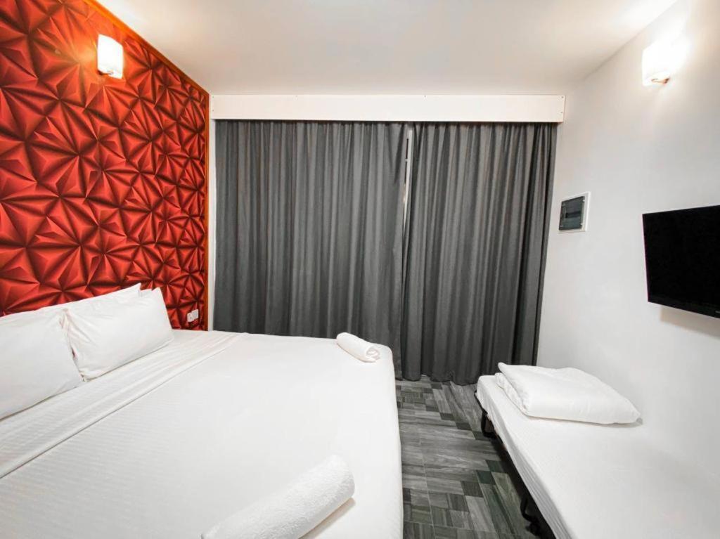 Economy Triple Room