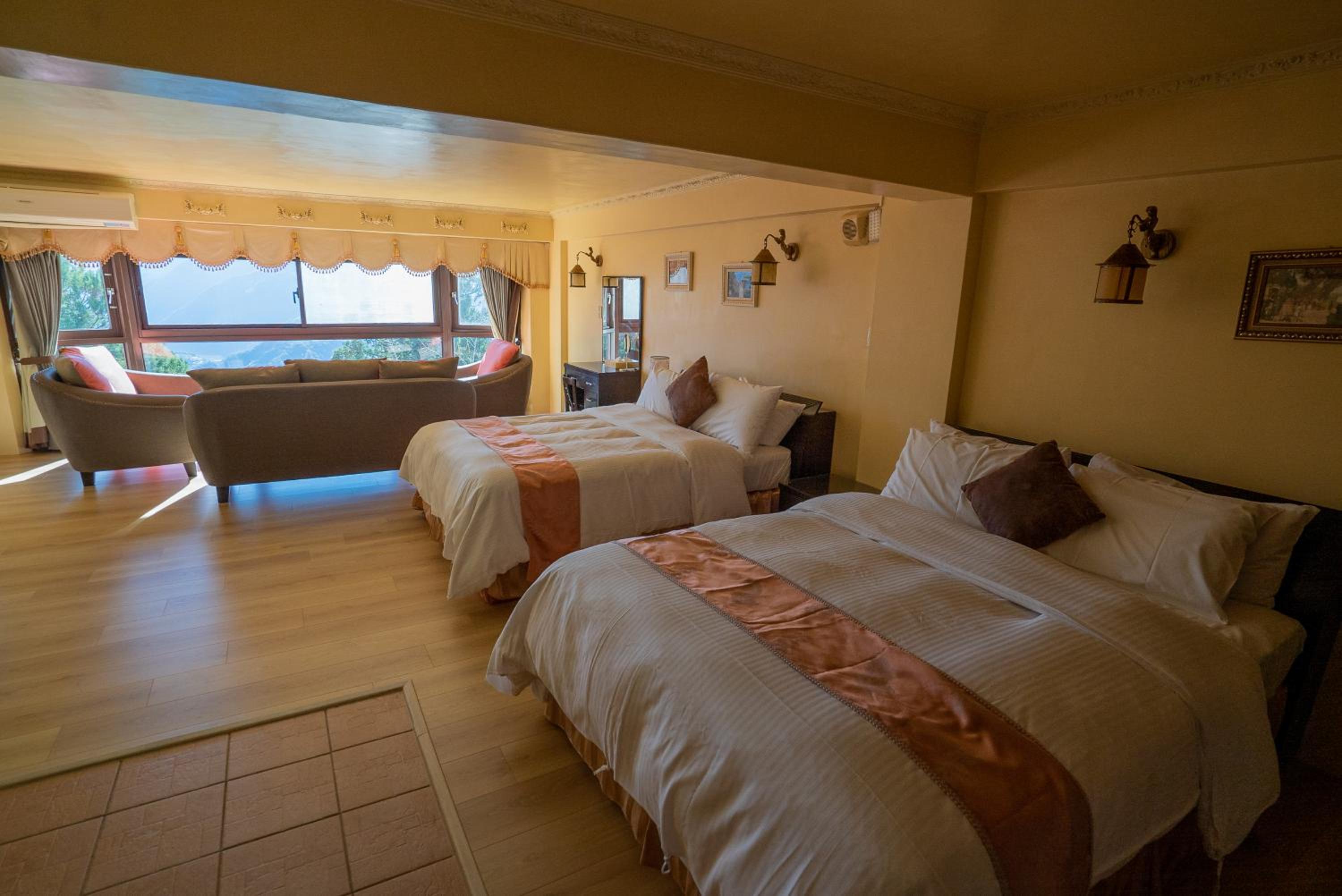 Classic Quadruple Room
