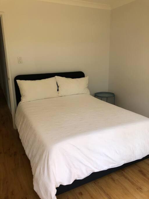 Three-Bedroom House photo 3