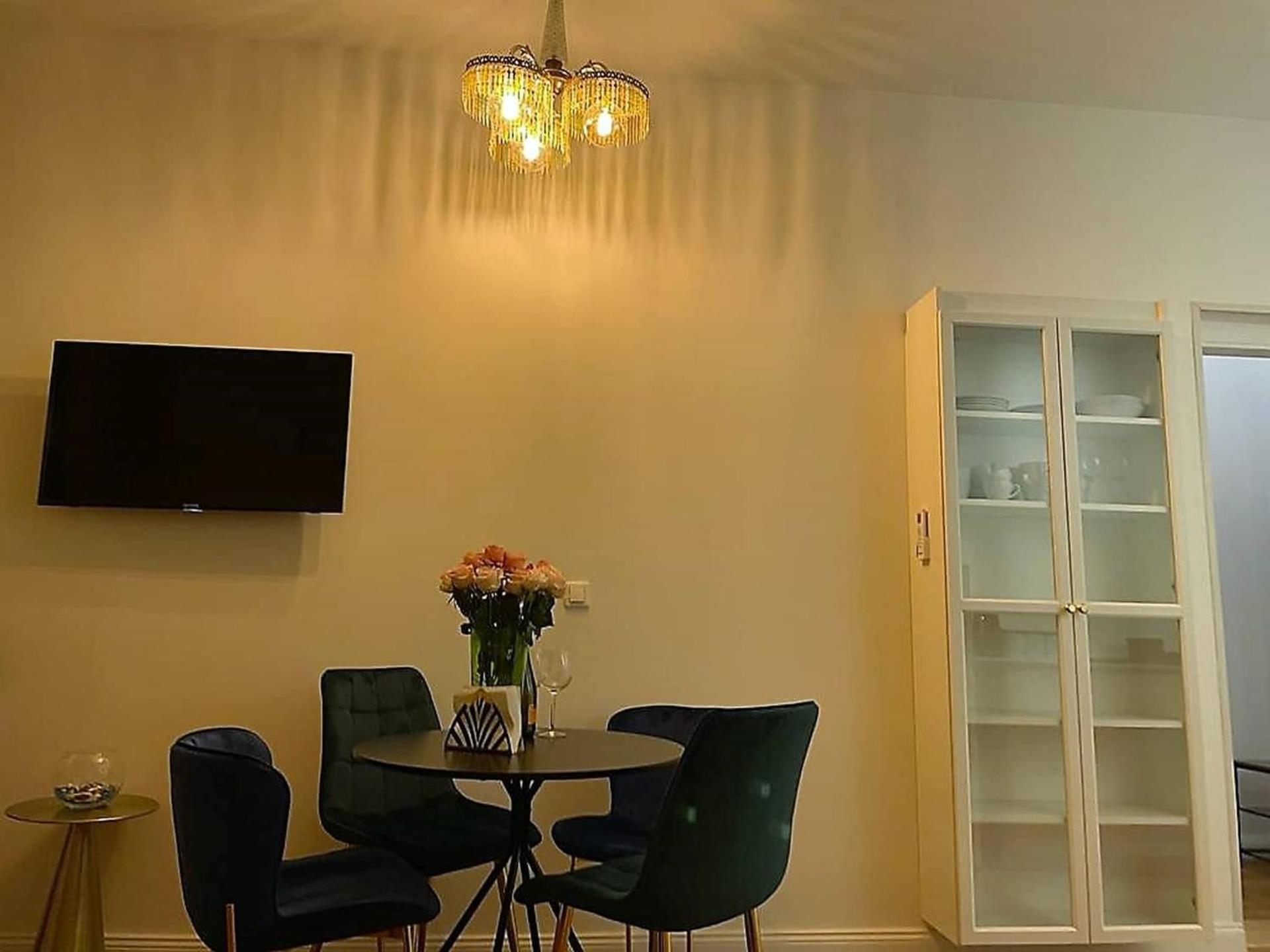 One-Bedroom Apartment - Photo 10