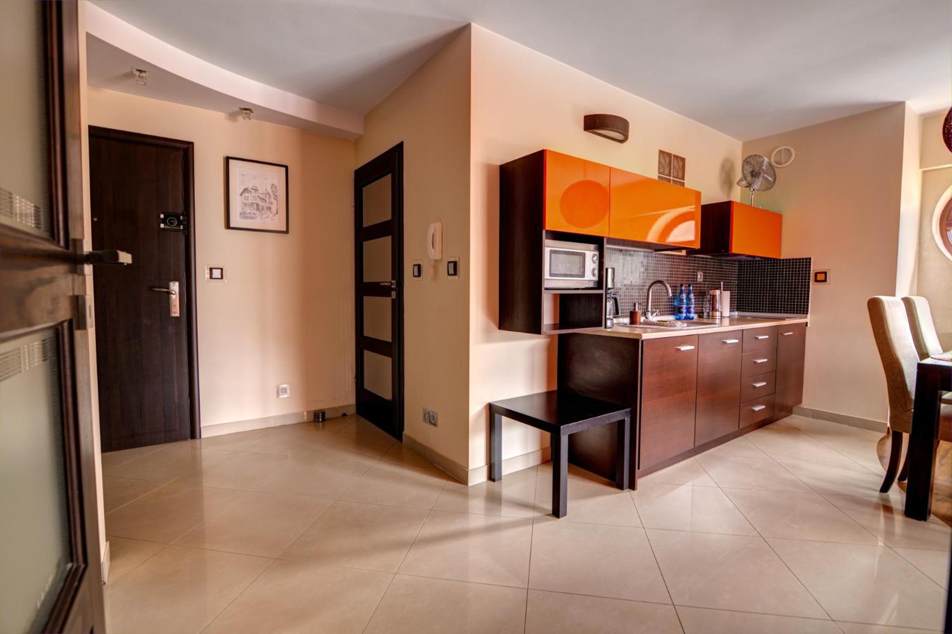 One-Bedroom Apartment photo 1